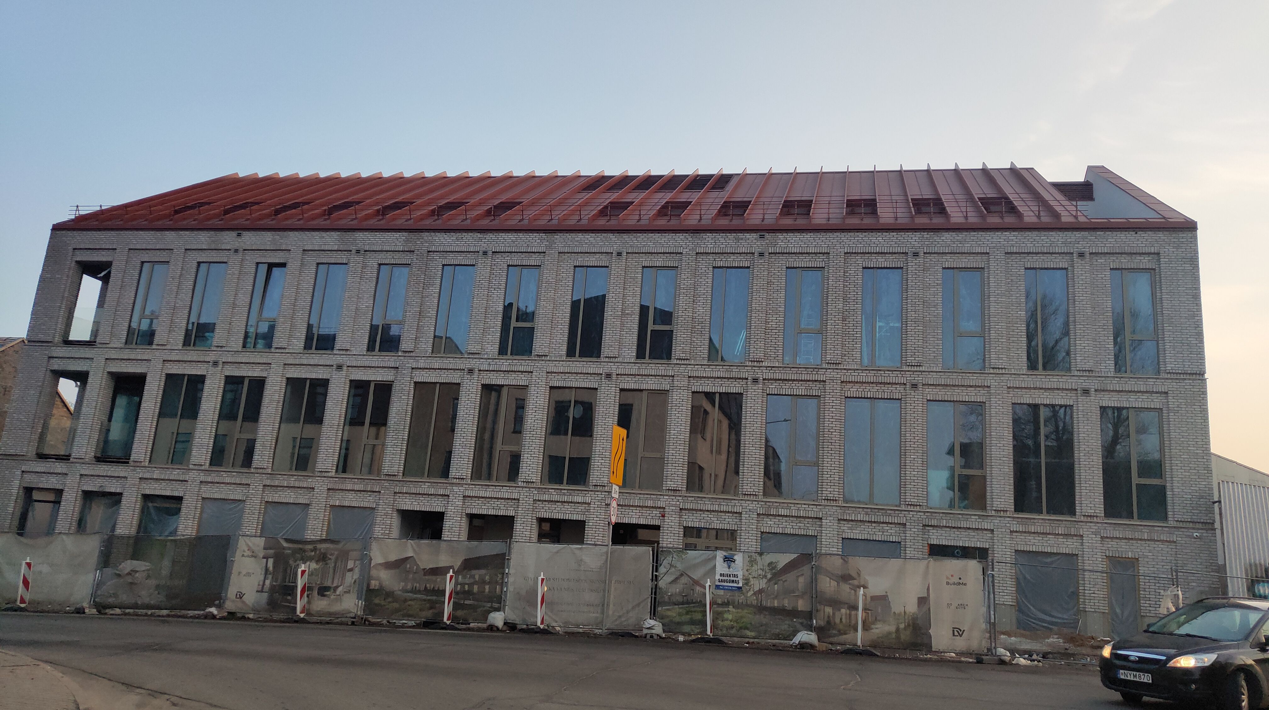 Click image for larger version

Name:	P60311-173157.jpg
Views:	378
Size:	1,20 MB
ID:	2247553