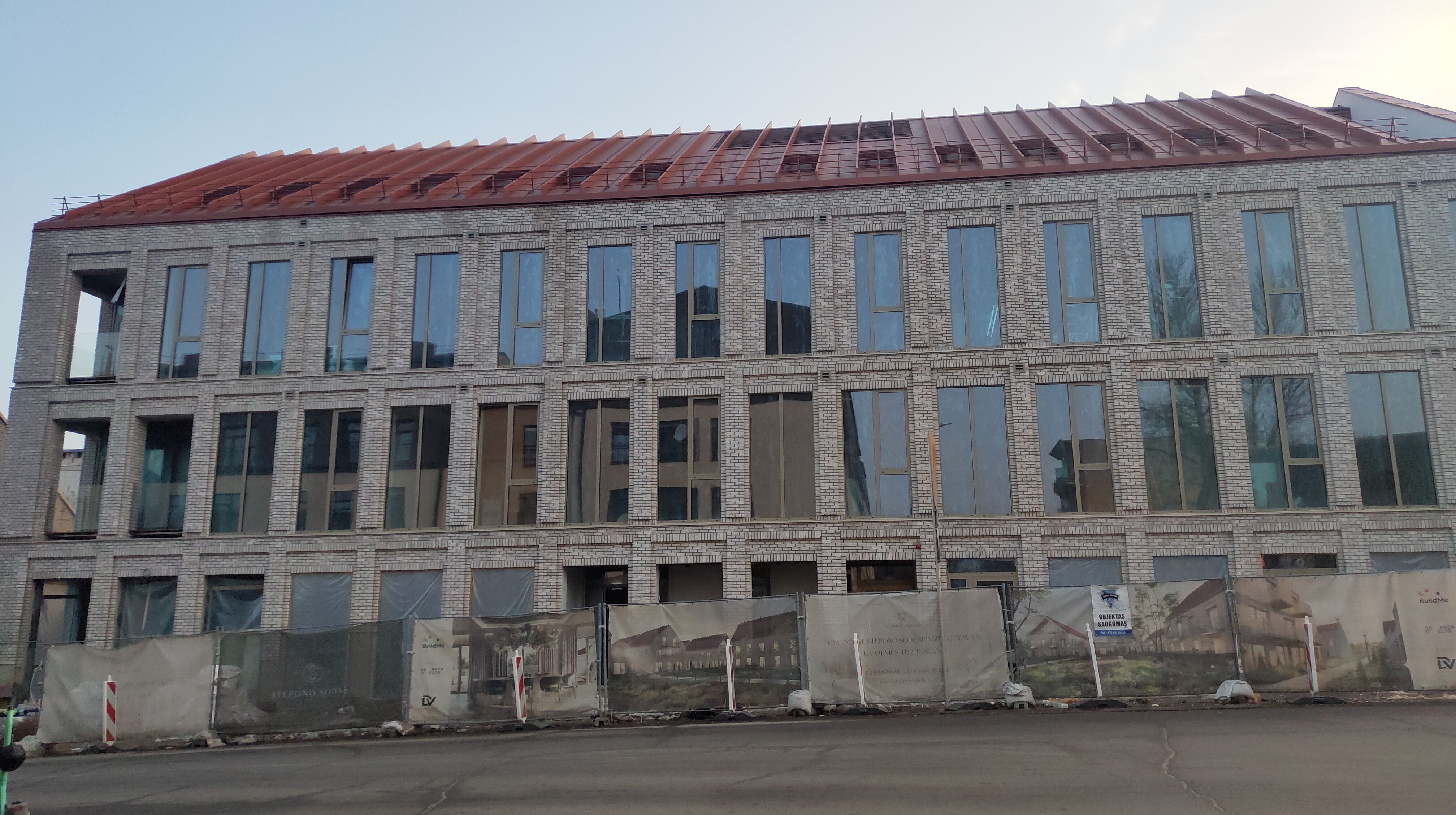 Click image for larger version

Name:	P60311-173202.jpg
Views:	379
Size:	1,25 MB
ID:	2247555