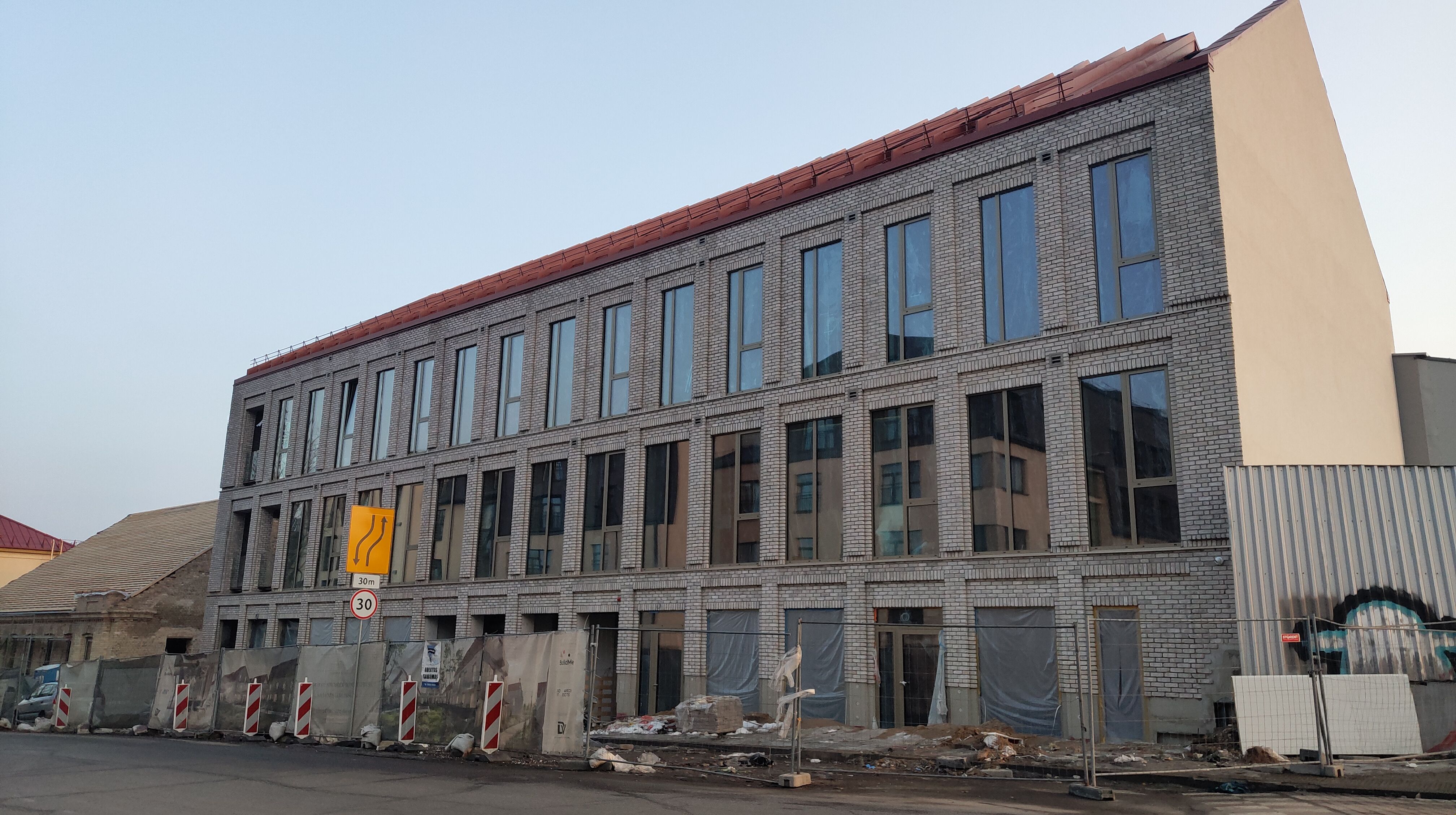 Click image for larger version

Name:	P60311-173056.jpg
Views:	380
Size:	1,31 MB
ID:	2247556