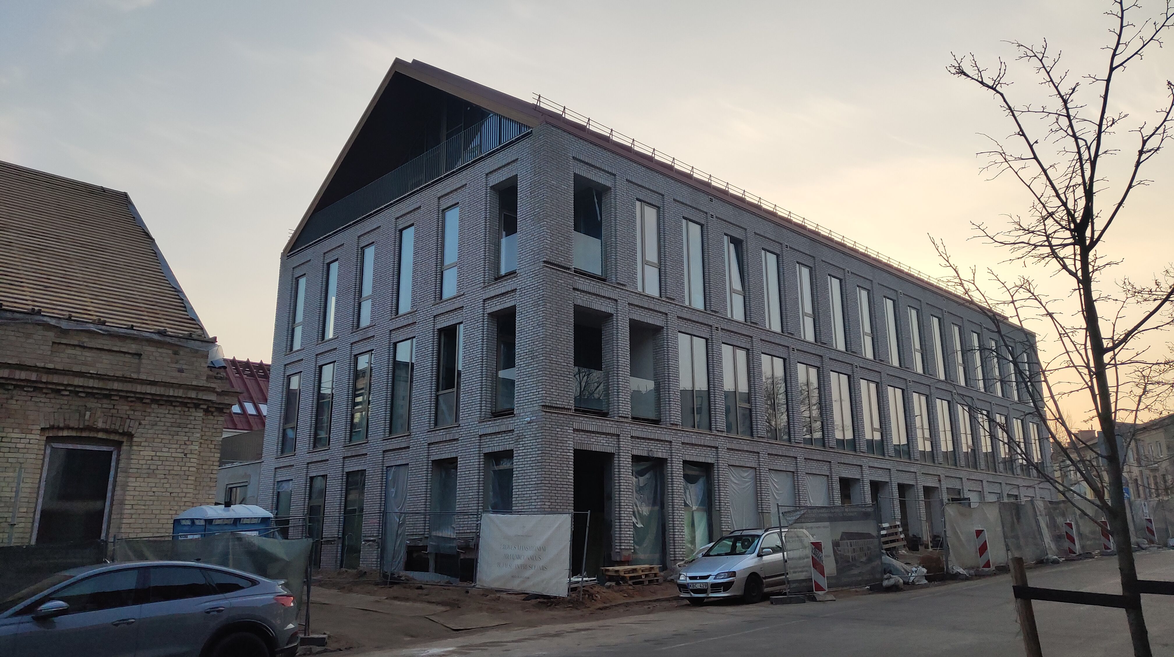 Click image for larger version

Name:	P60311-173246.jpg
Views:	378
Size:	1,34 MB
ID:	2247557