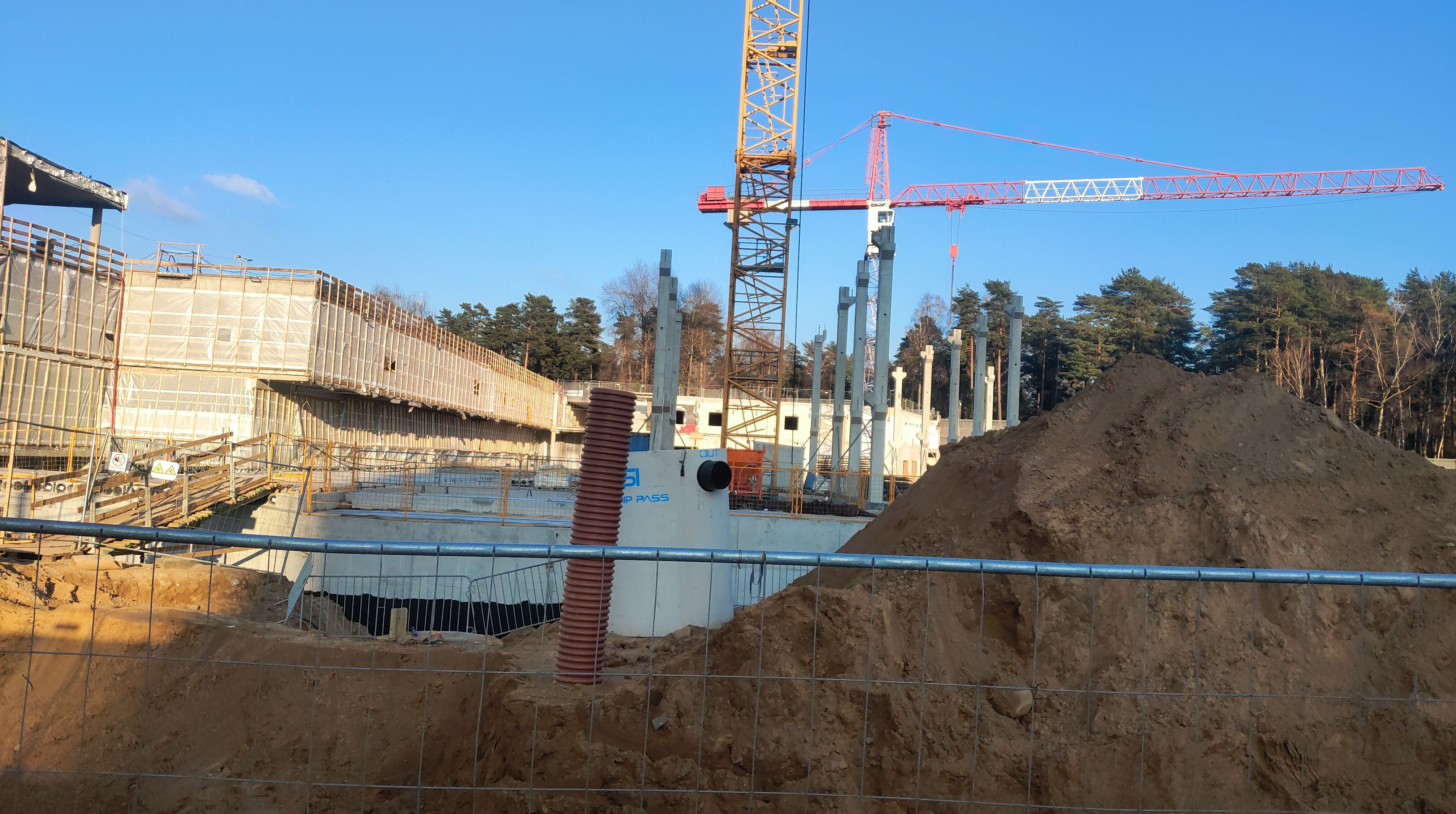 Click image for larger version

Name:	P60321-171522.jpg
Views:	188
Size:	1,33 MB
ID:	2247717