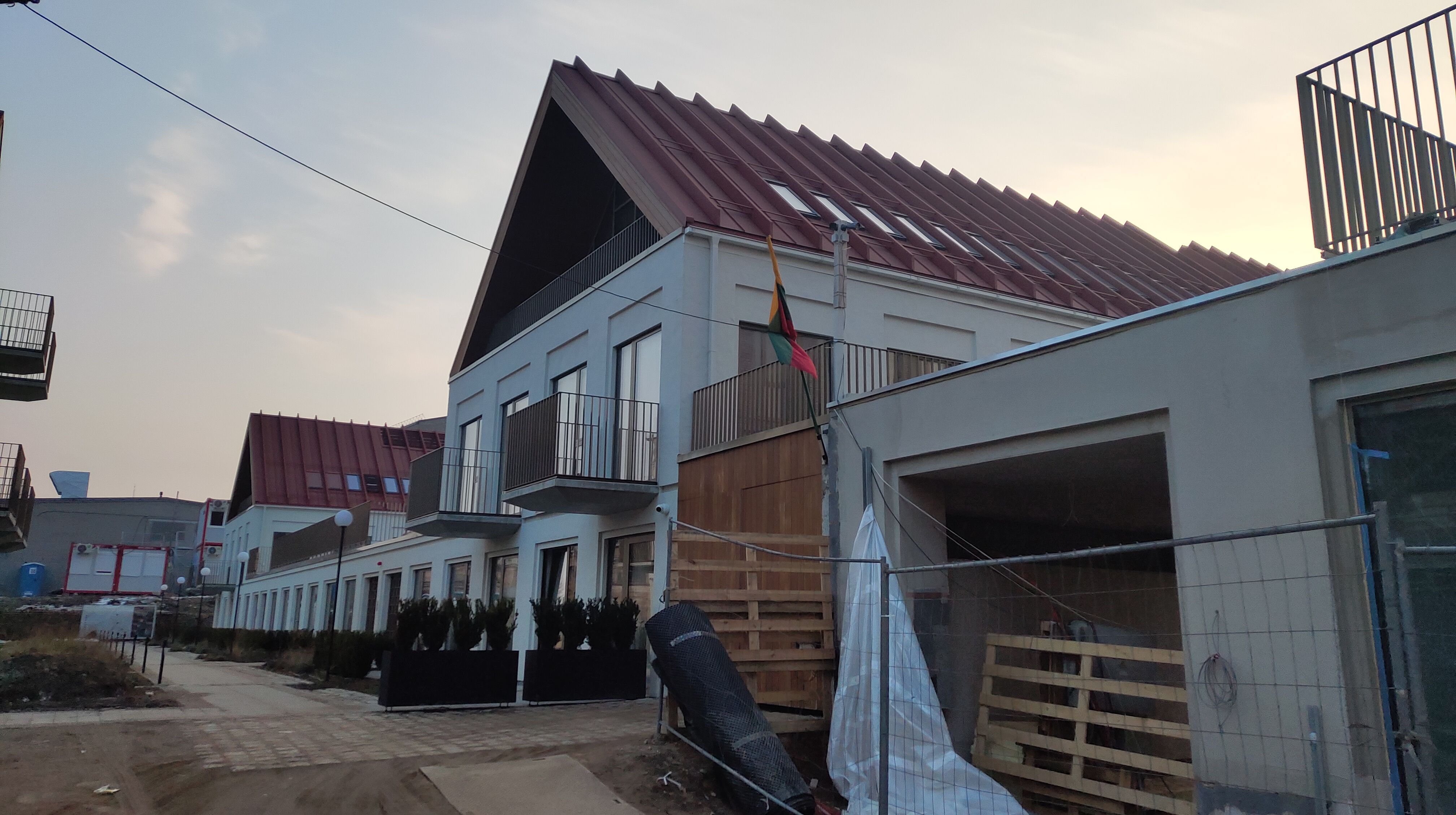 Click image for larger version

Name:	P60311-173436.jpg
Views:	184
Size:	1014,0 kB
ID:	2248175