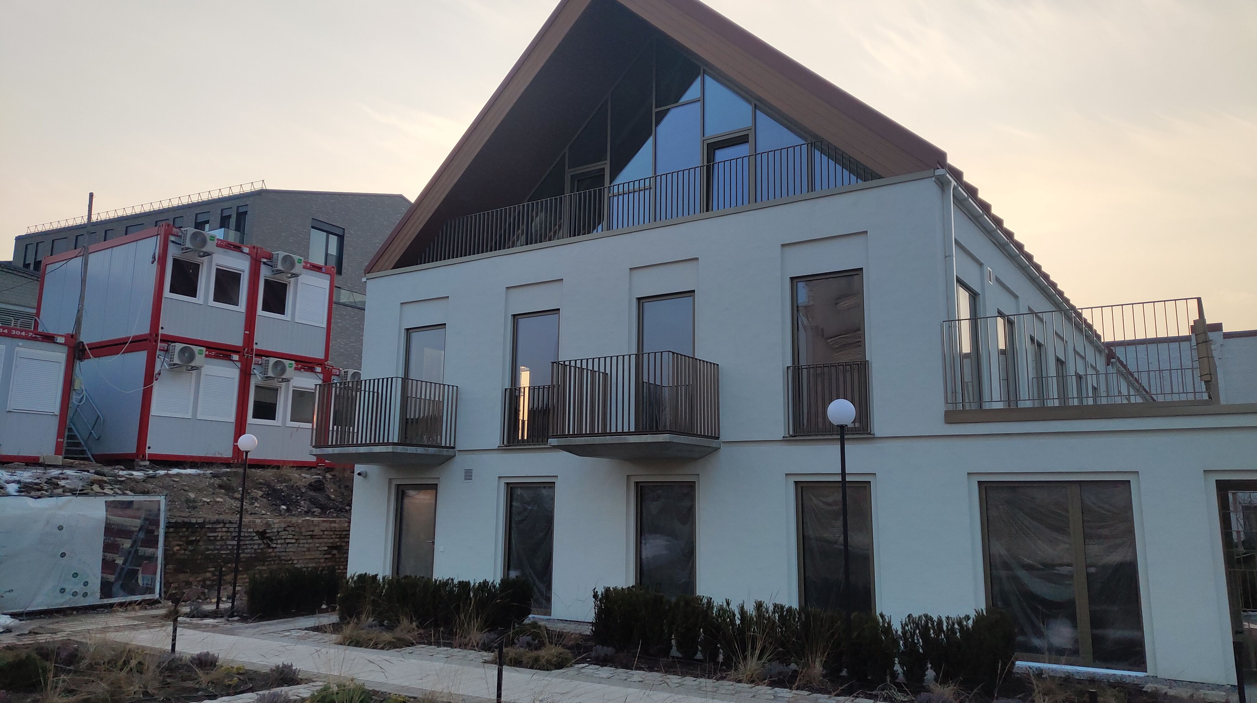 Click image for larger version

Name:	P60311-173532.jpg
Views:	184
Size:	1,03 MB
ID:	2248176