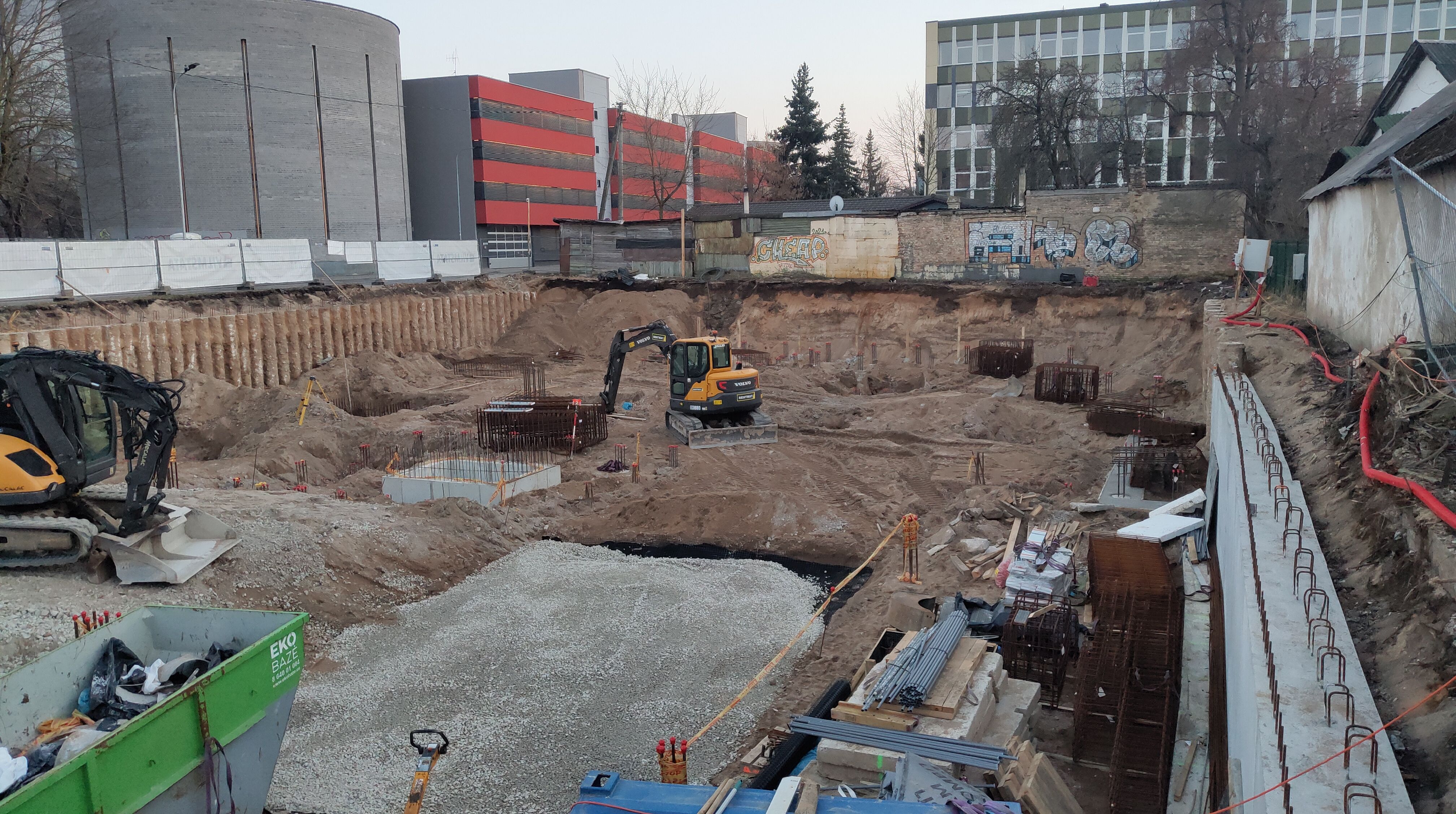 Click image for larger version

Name:	P60321-182917.jpg
Views:	14
Size:	1,70 MB
ID:	2248180