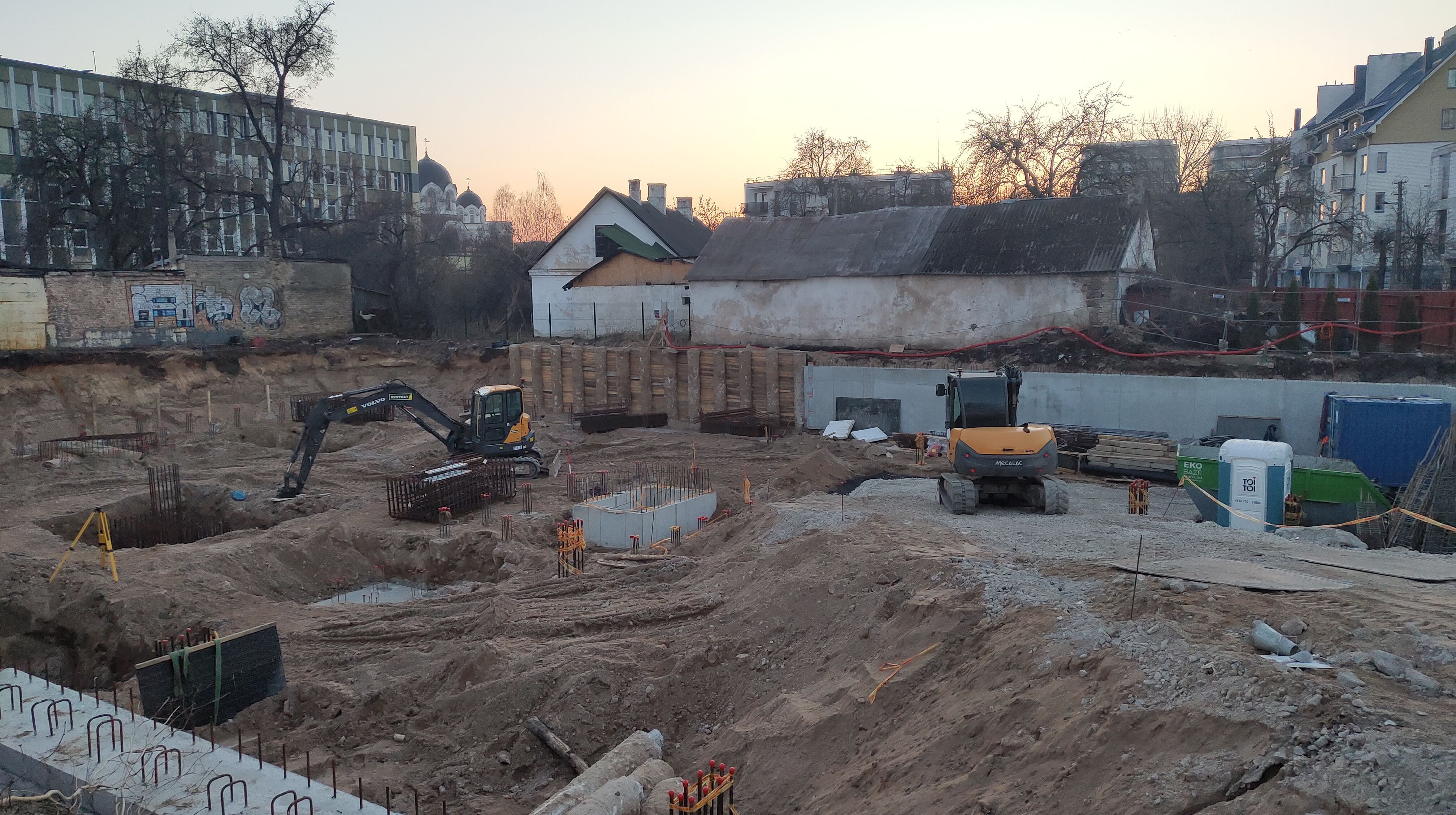 Click image for larger version

Name:	P60321-183000.jpg
Views:	11
Size:	1,53 MB
ID:	2248181