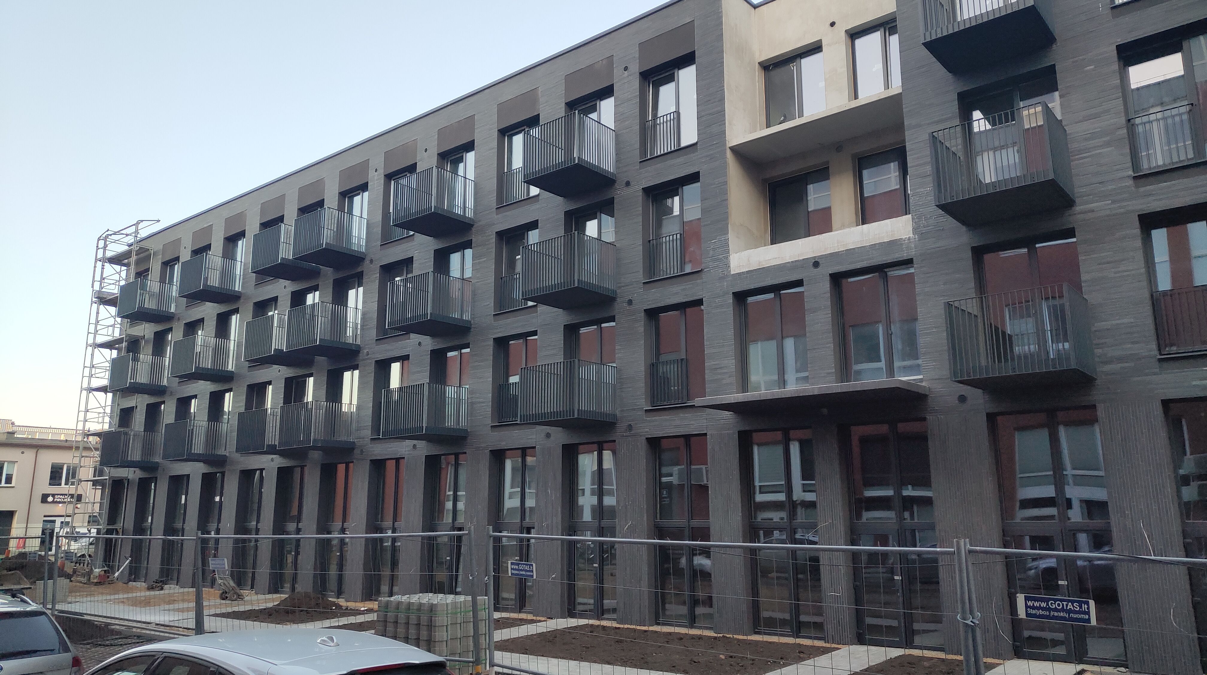 Click image for larger version

Name:	P60315-172218.jpg
Views:	585
Size:	1,28 MB
ID:	2248438