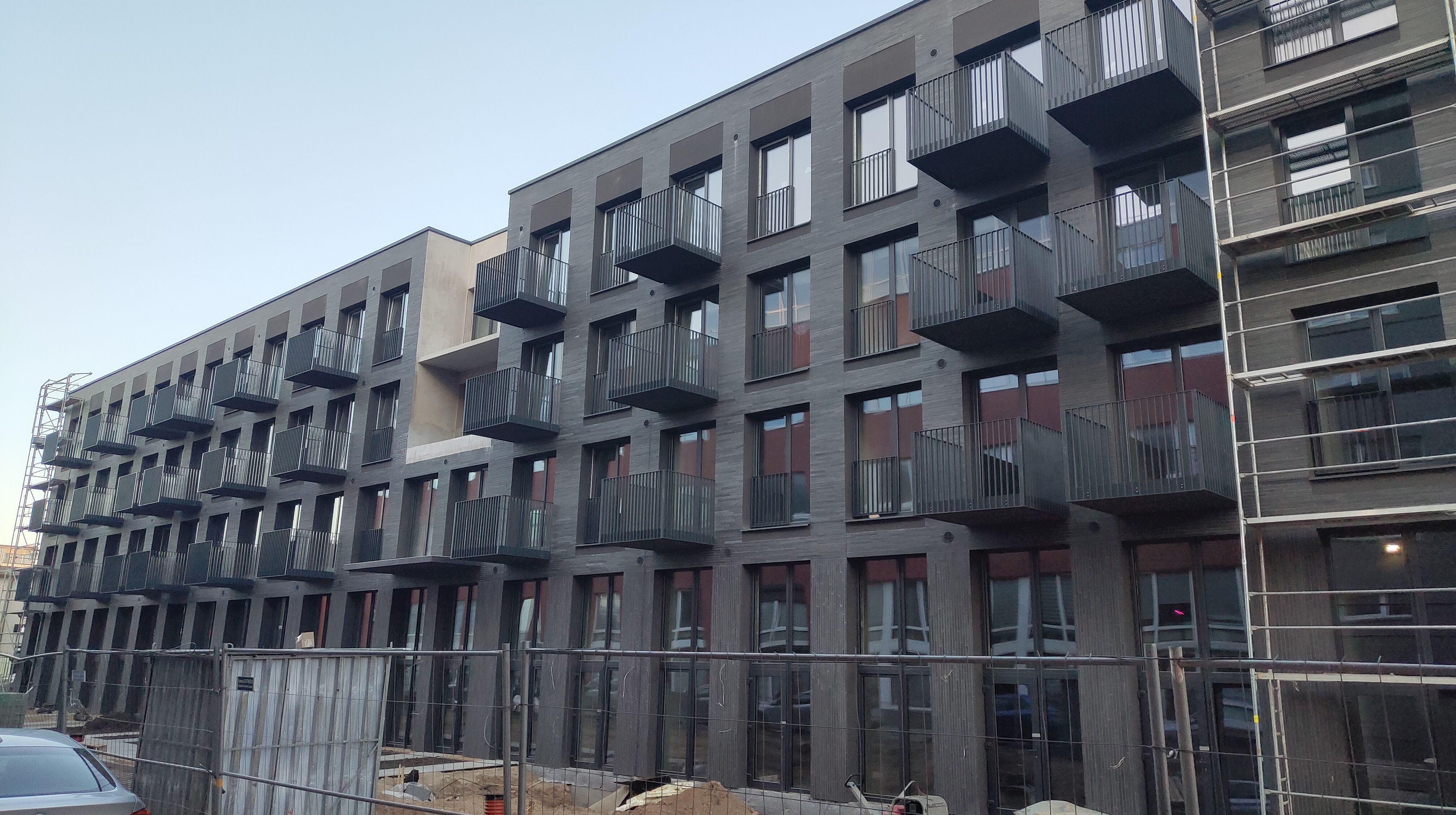 Click image for larger version

Name:	P60315-172151.jpg
Views:	590
Size:	1,31 MB
ID:	2248439