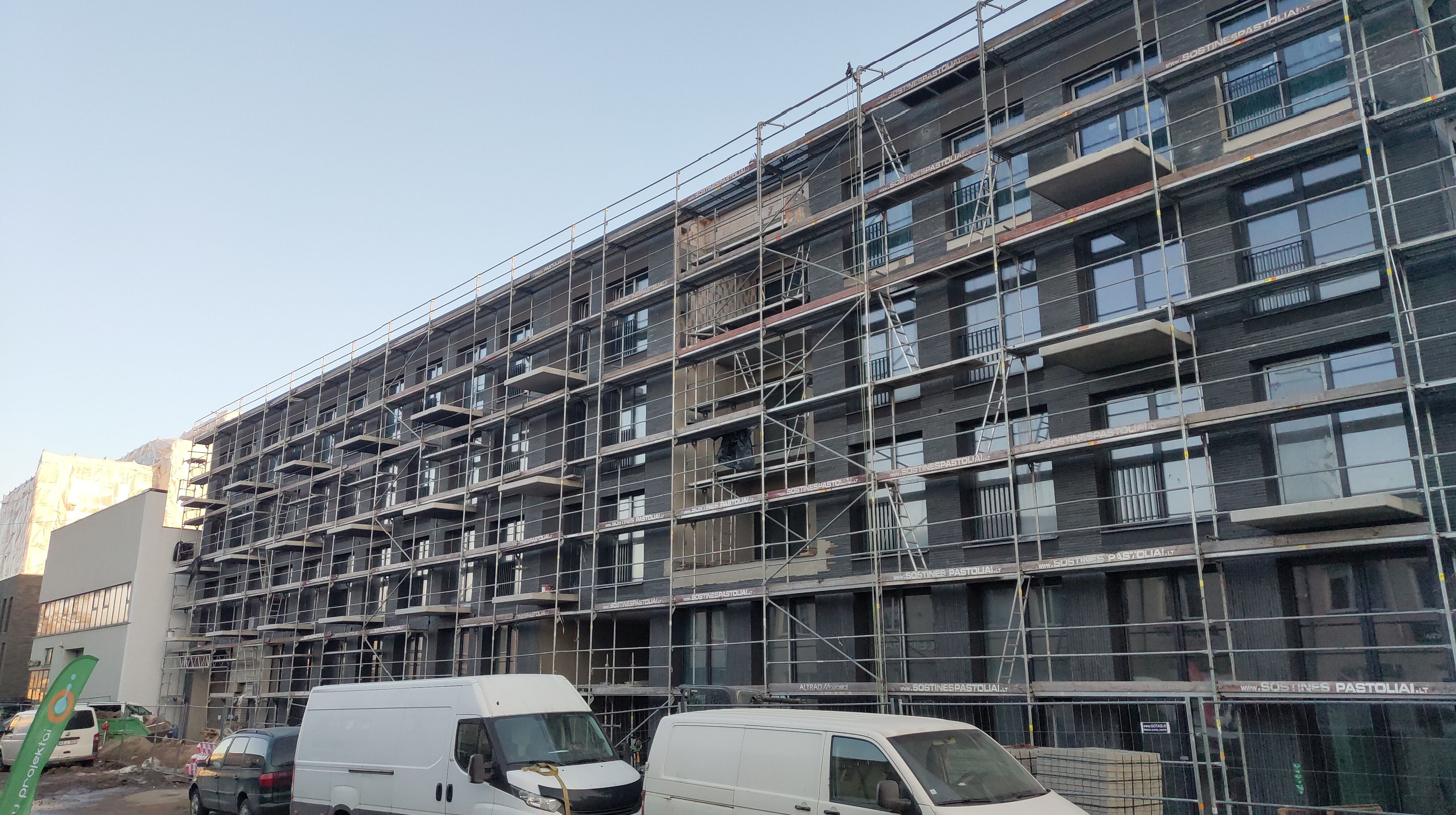 Click image for larger version

Name:	P60315-172353.jpg
Views:	586
Size:	1,37 MB
ID:	2248440