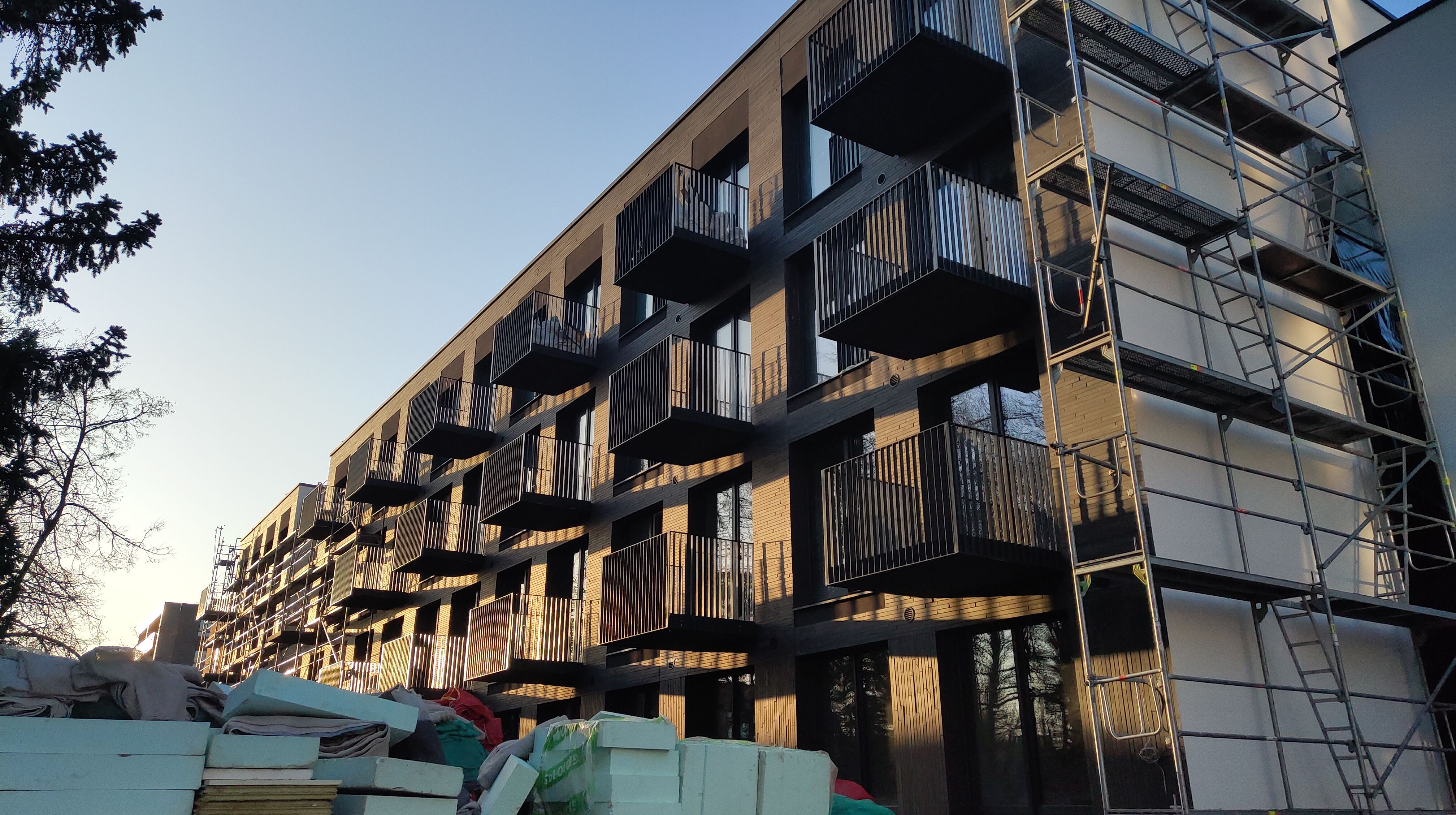 Click image for larger version

Name:	P60315-173010.jpg
Views:	586
Size:	1,48 MB
ID:	2248445