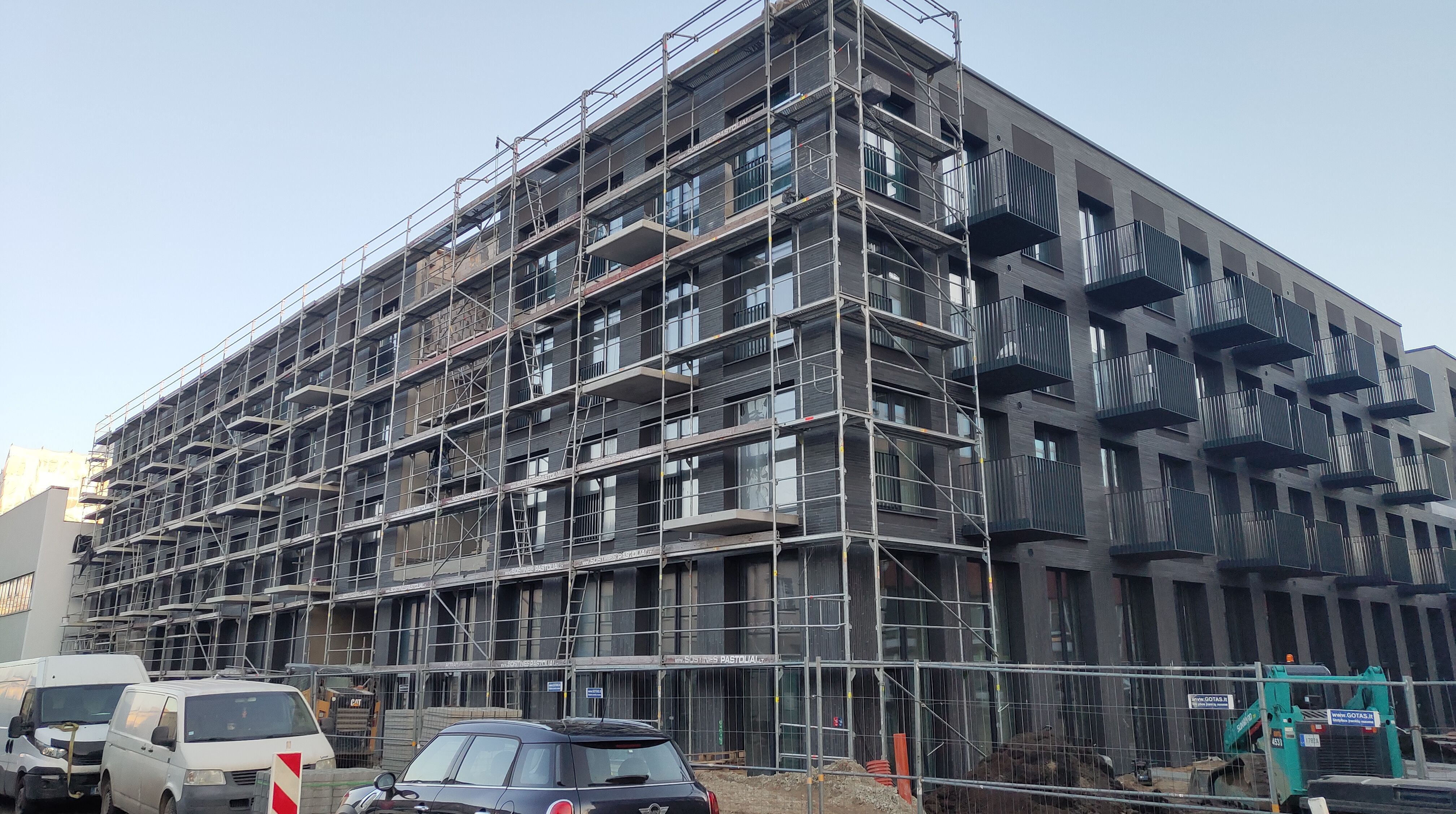 Click image for larger version

Name:	P60315-172339.jpg
Views:	587
Size:	1,46 MB
ID:	2248446