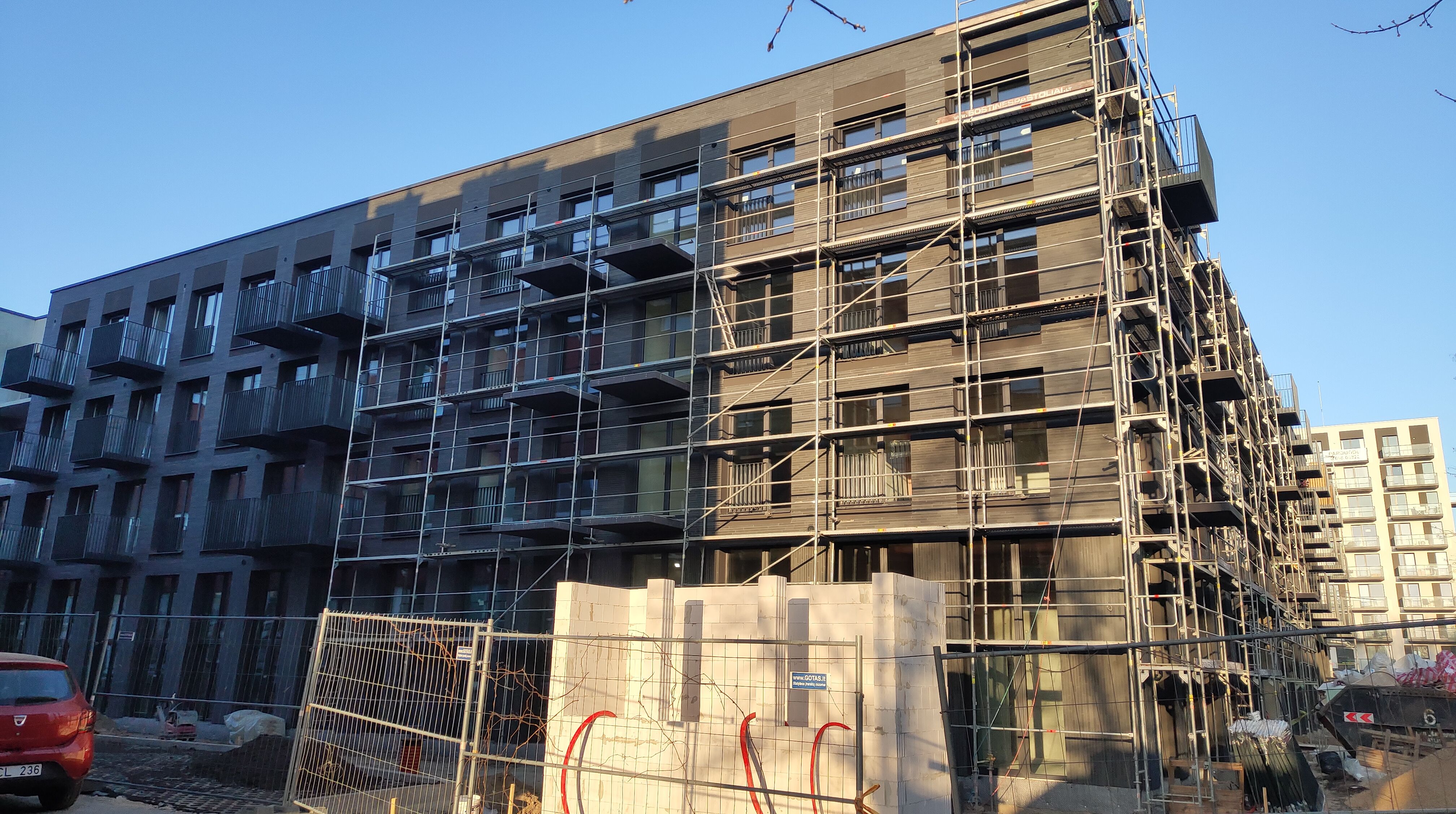 Click image for larger version

Name:	P60315-172105.jpg
Views:	587
Size:	1,57 MB
ID:	2248447