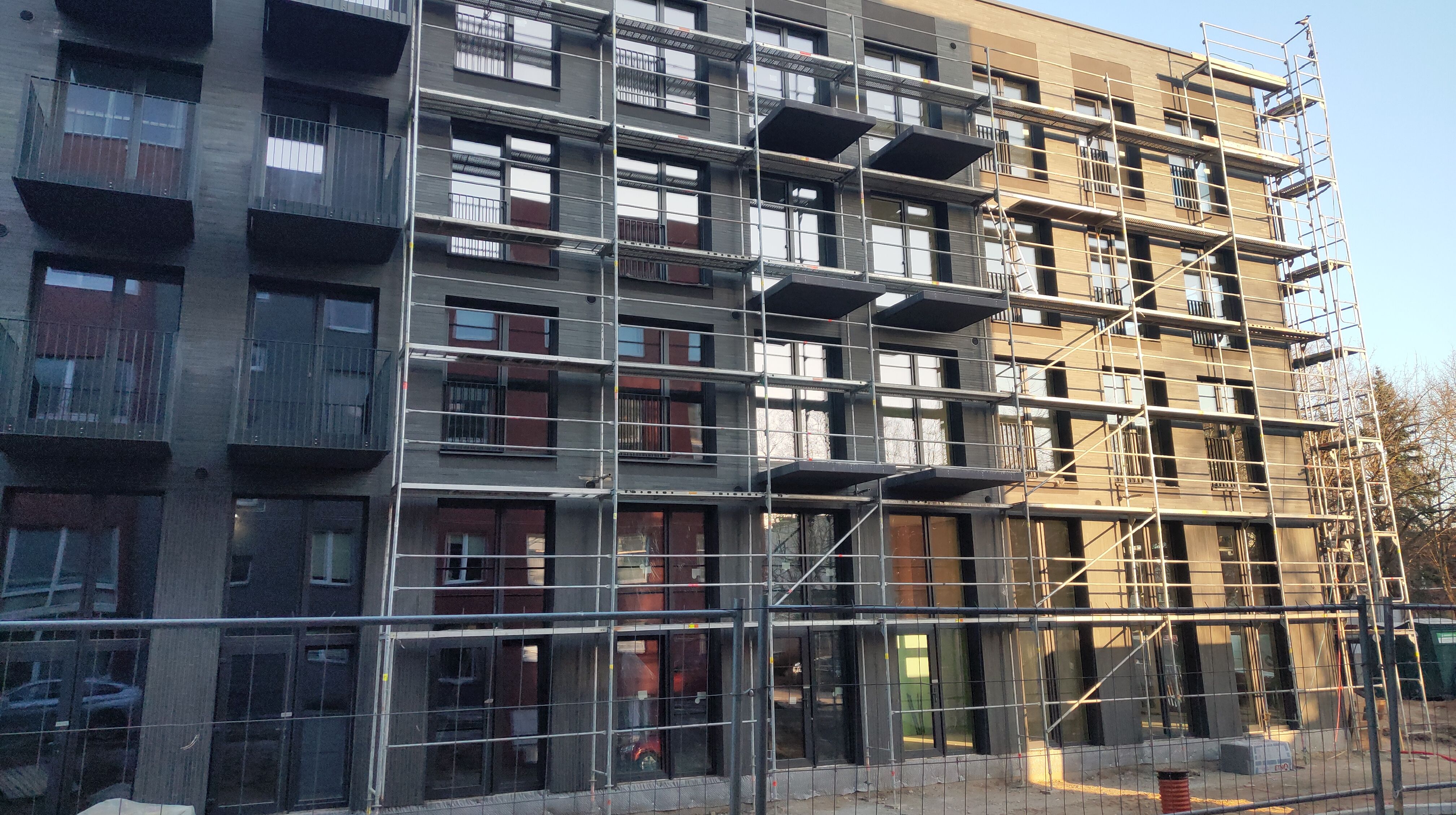 Click image for larger version

Name:	P60315-172202.jpg
Views:	586
Size:	1,60 MB
ID:	2248449