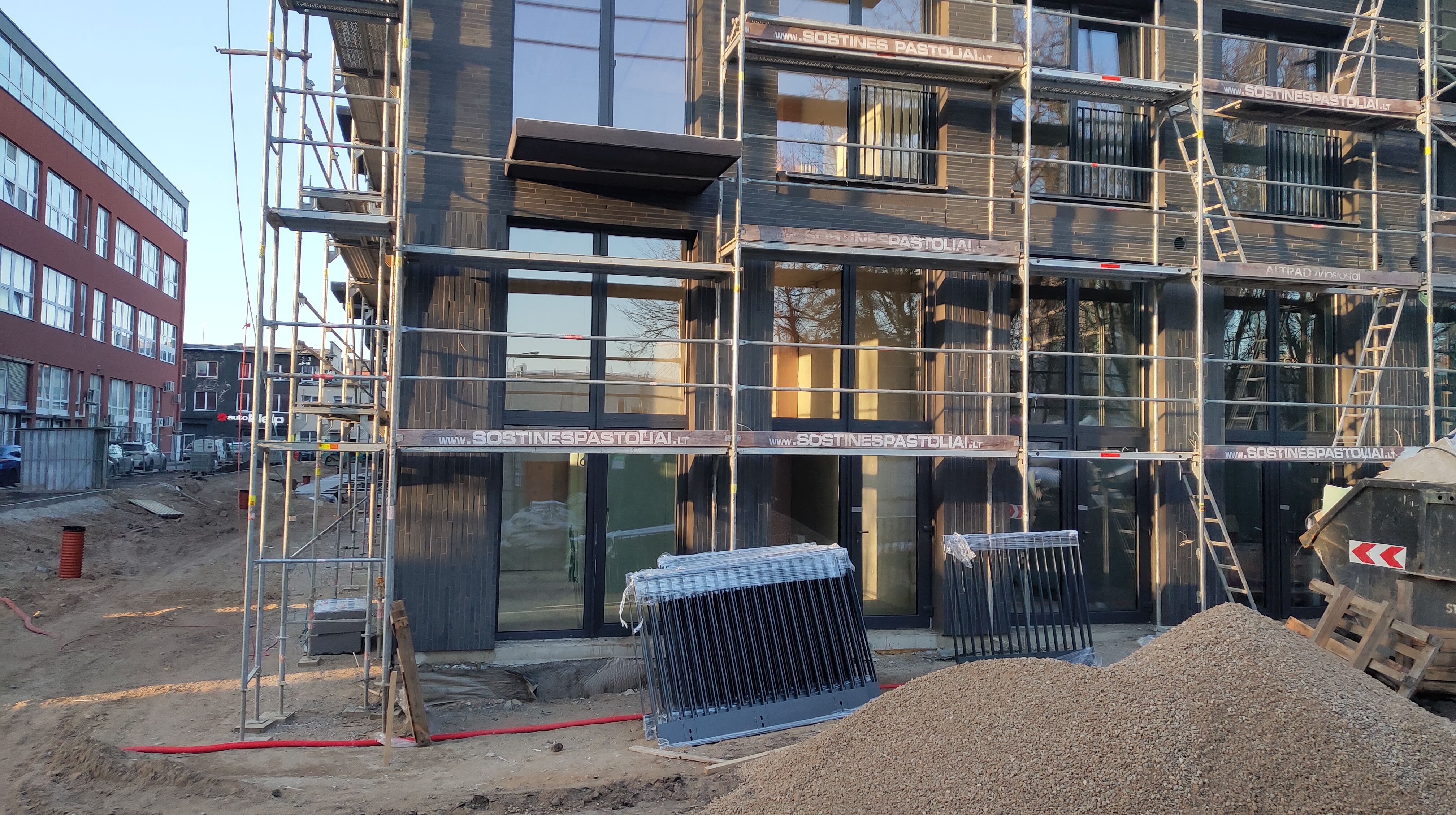 Click image for larger version

Name:	P60315-173213.jpg
Views:	581
Size:	1,70 MB
ID:	2248451