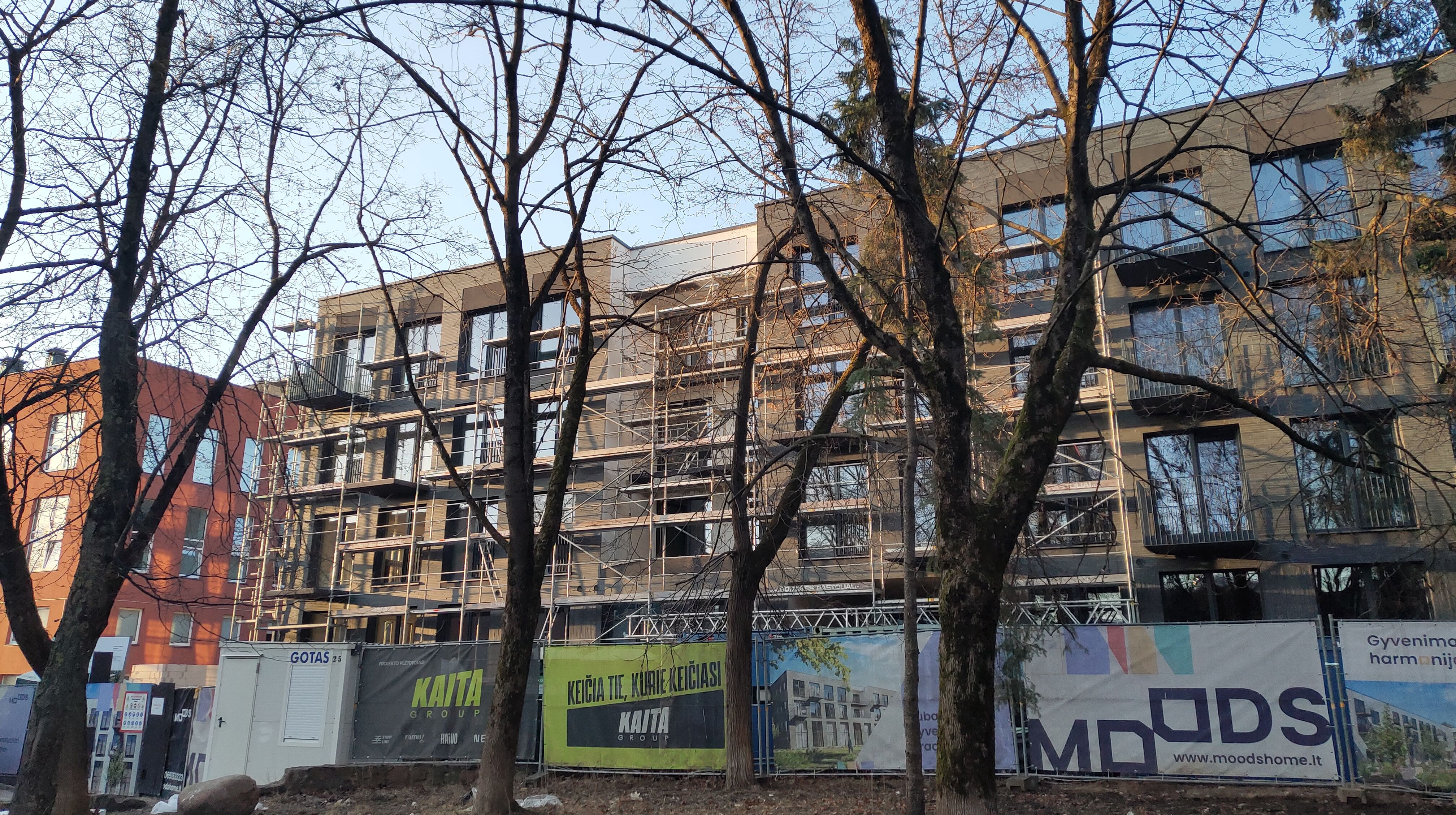 Click image for larger version

Name:	P60315-173050.jpg
Views:	585
Size:	2,24 MB
ID:	2248450