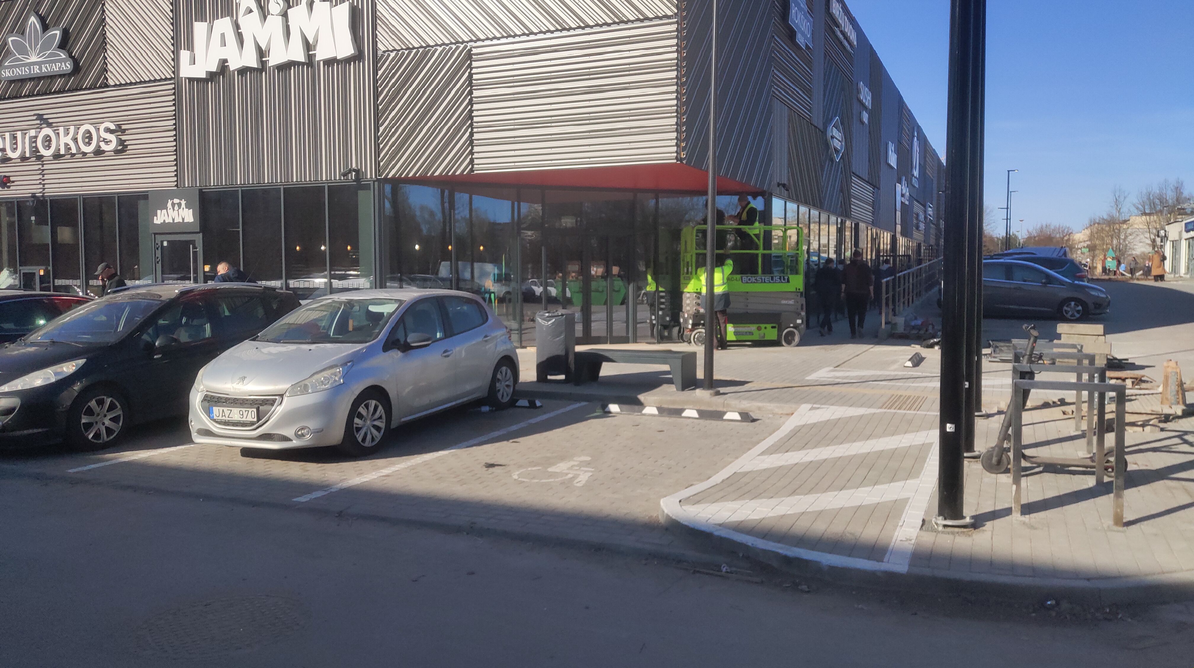 Click image for larger version

Name:	P60401-165709.jpg
Views:	244
Size:	1,15 MB
ID:	2248513