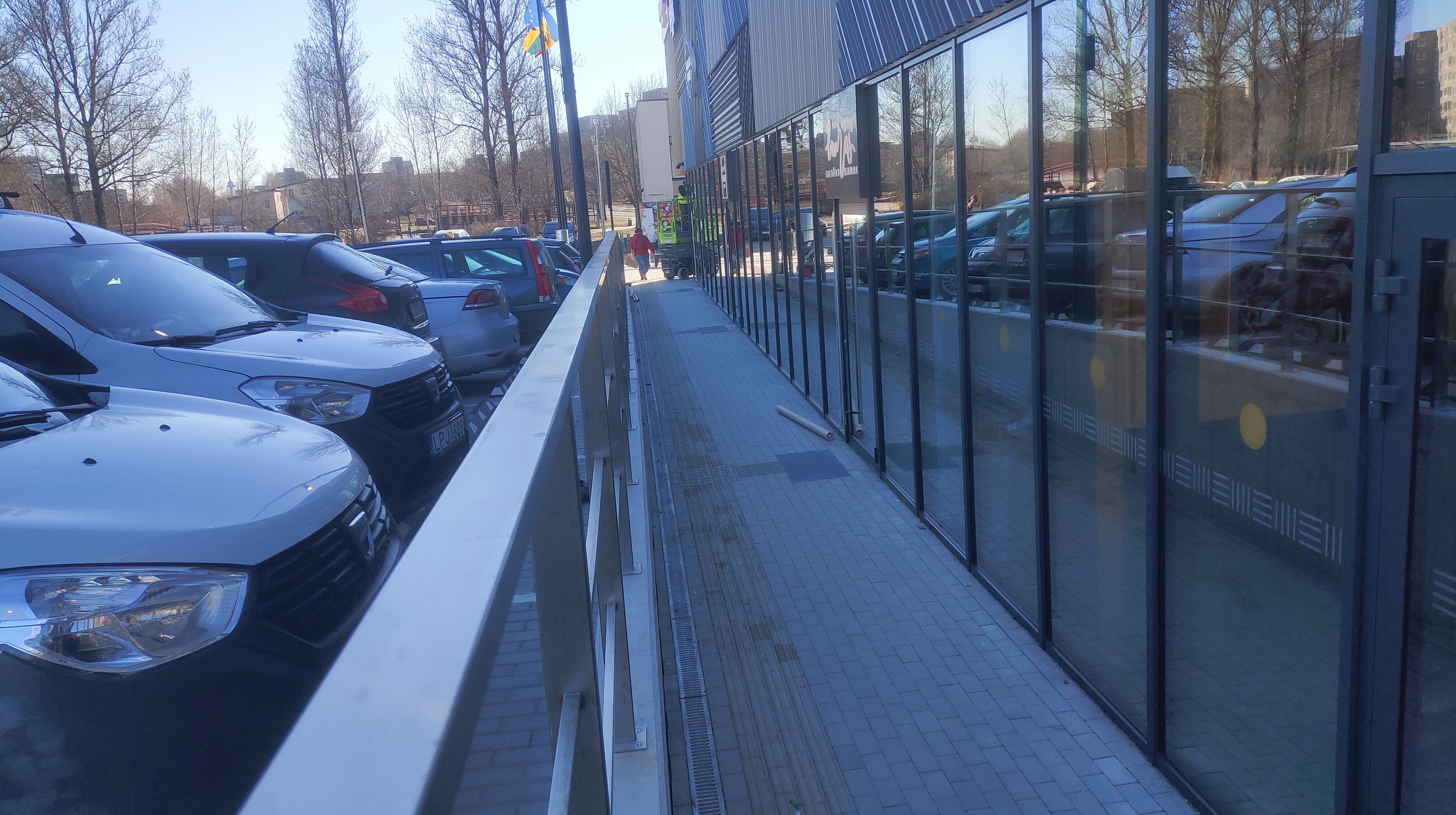 Click image for larger version

Name:	P60401-165542.jpg
Views:	245
Size:	1,40 MB
ID:	2248514