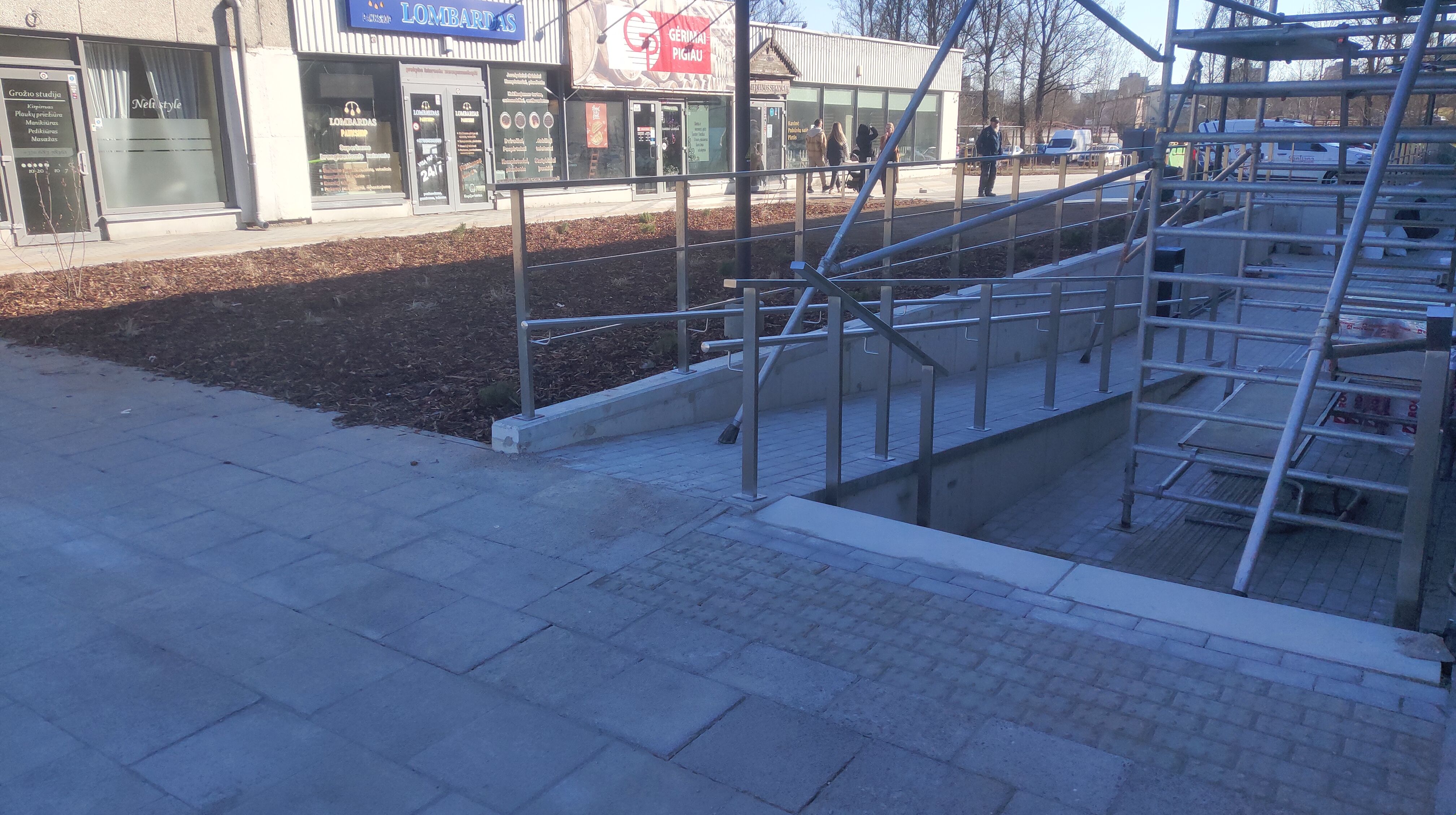 Click image for larger version

Name:	P60401-165410.jpg
Views:	246
Size:	1,30 MB
ID:	2248519