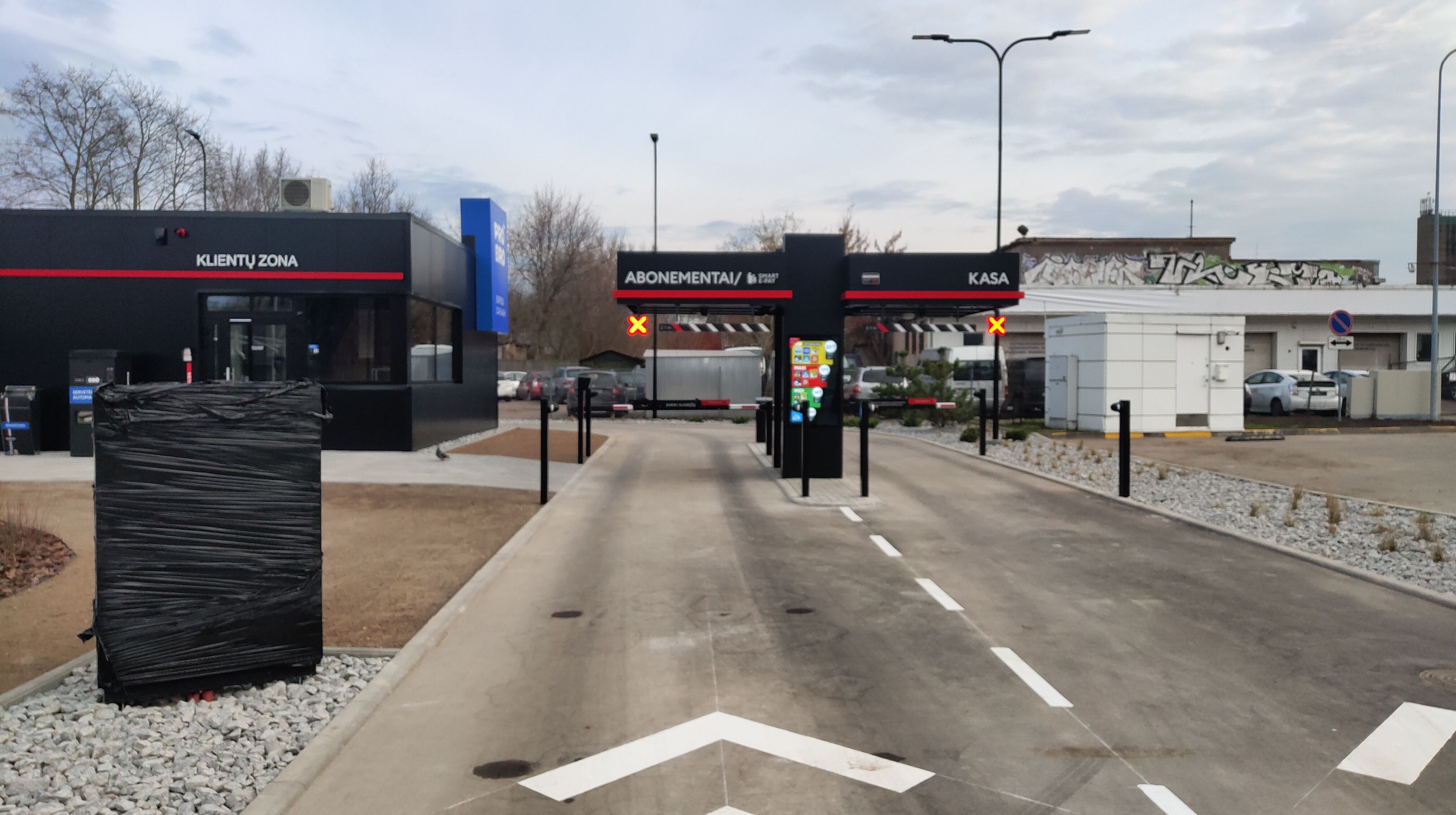 Click image for larger version

Name:	P60330-184122.jpg
Views:	198
Size:	911,1 kB
ID:	2248721