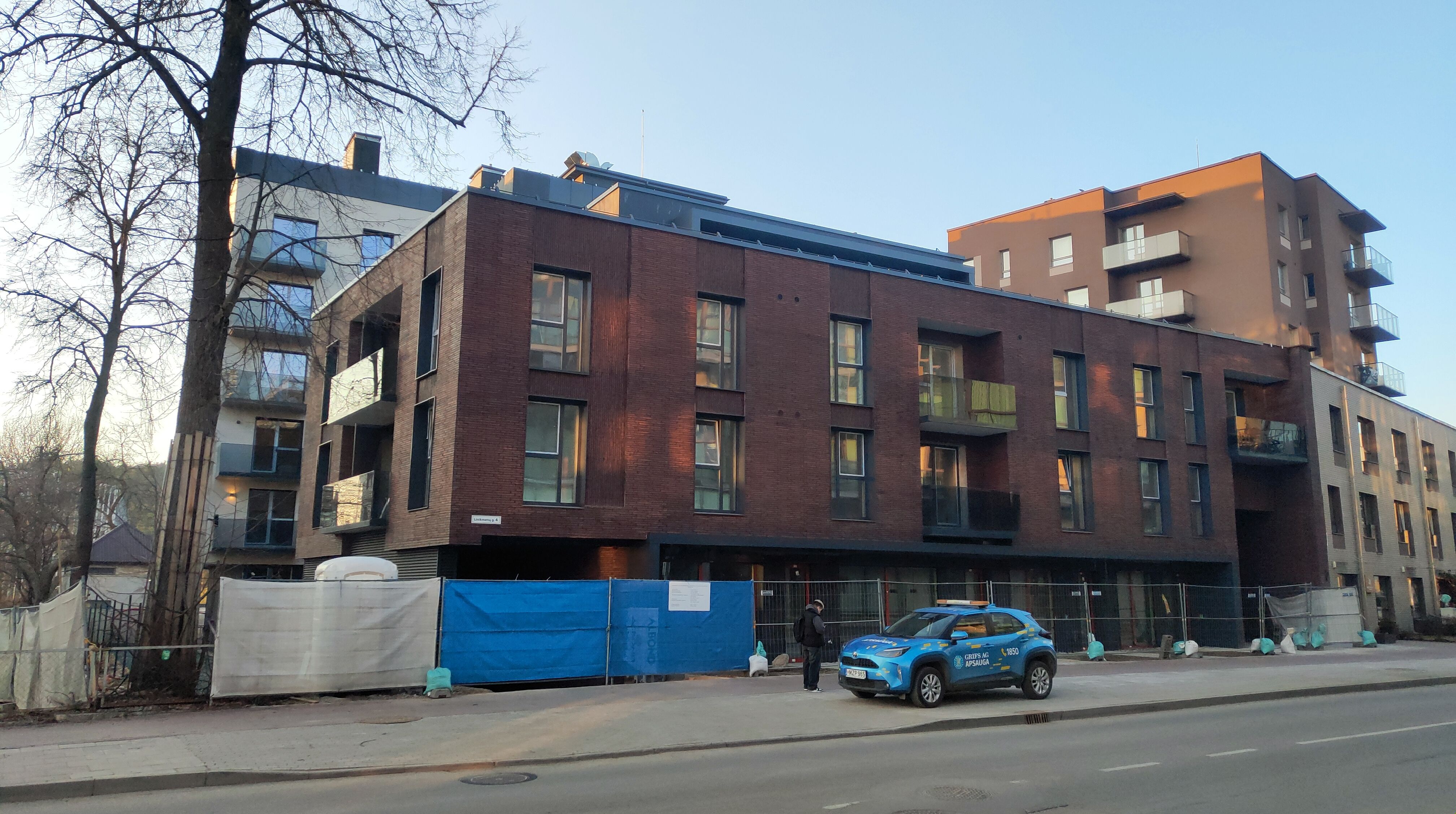 Click image for larger version

Name:	P60321-175004.jpg
Views:	413
Size:	1,27 MB
ID:	2249247