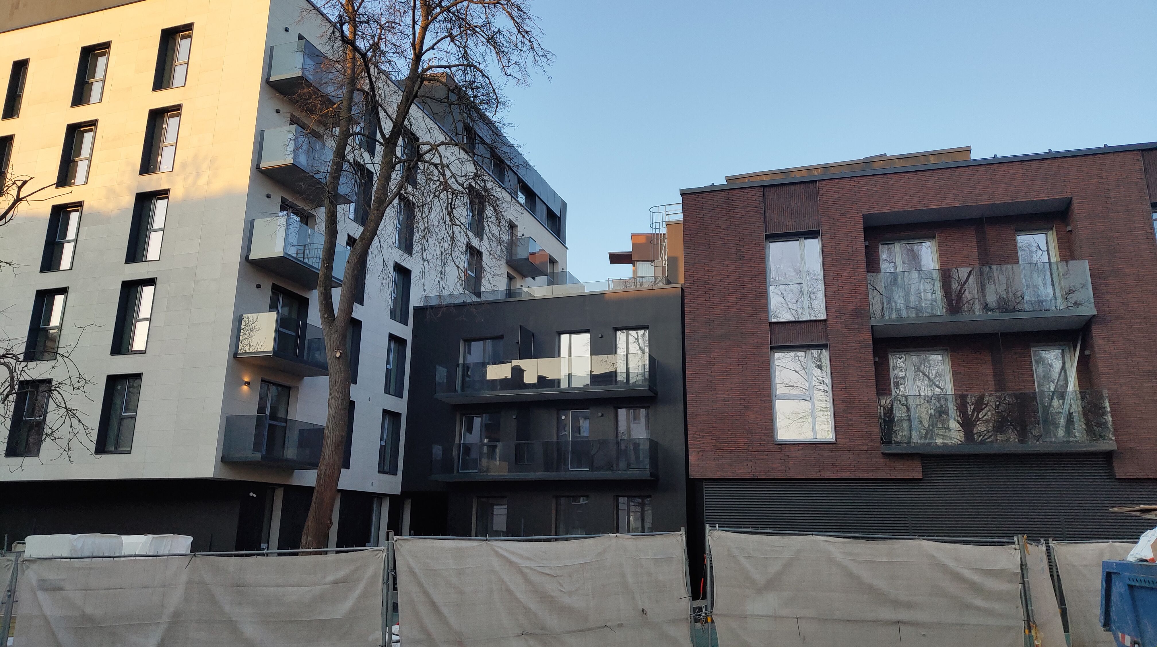 Click image for larger version

Name:	P60321-175133.jpg
Views:	413
Size:	1,28 MB
ID:	2249248