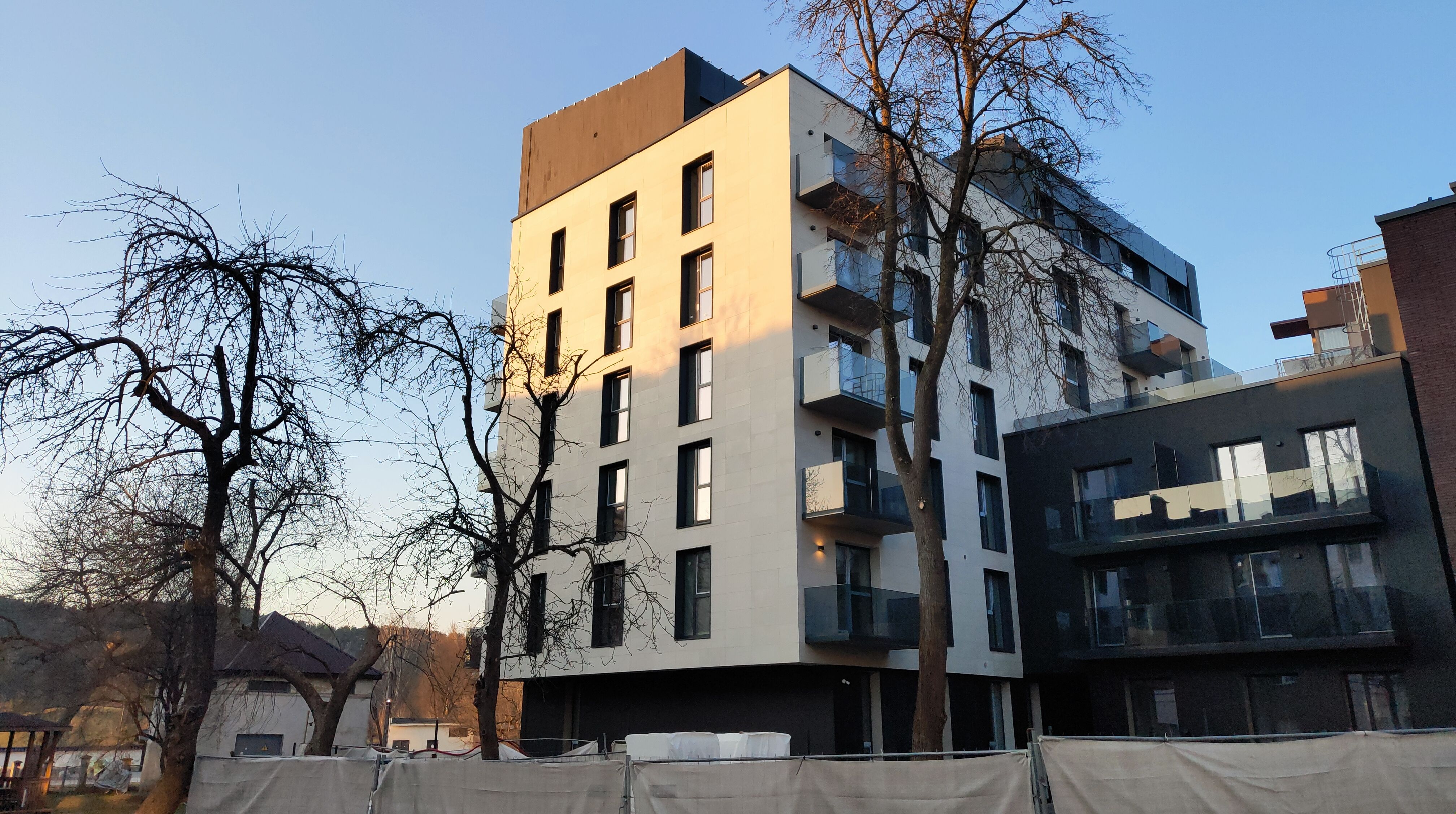 Click image for larger version

Name:	P60321-175130.jpg
Views:	413
Size:	1,51 MB
ID:	2249251