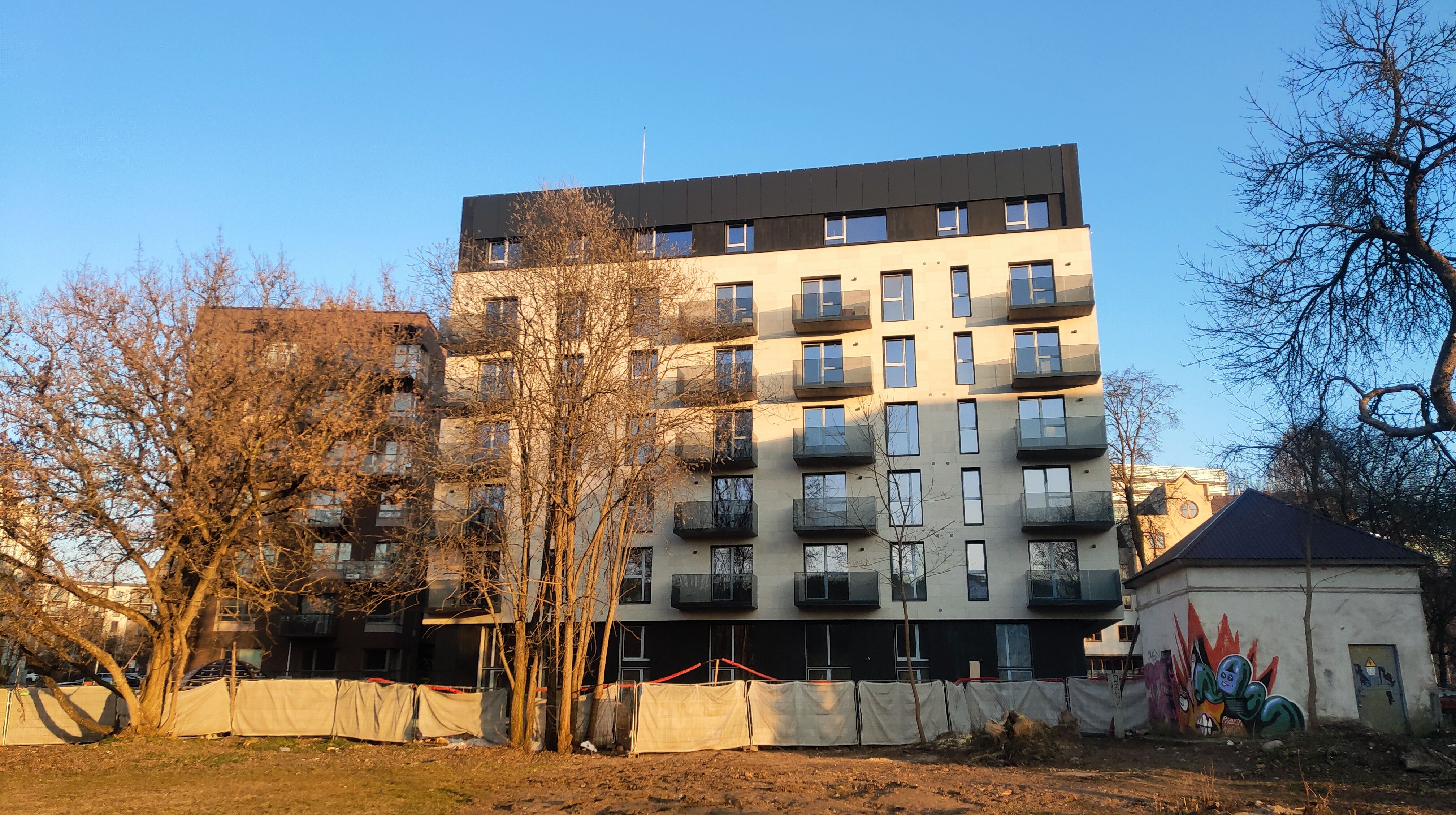 Click image for larger version

Name:	P60321-174722.jpg
Views:	415
Size:	1,62 MB
ID:	2249252