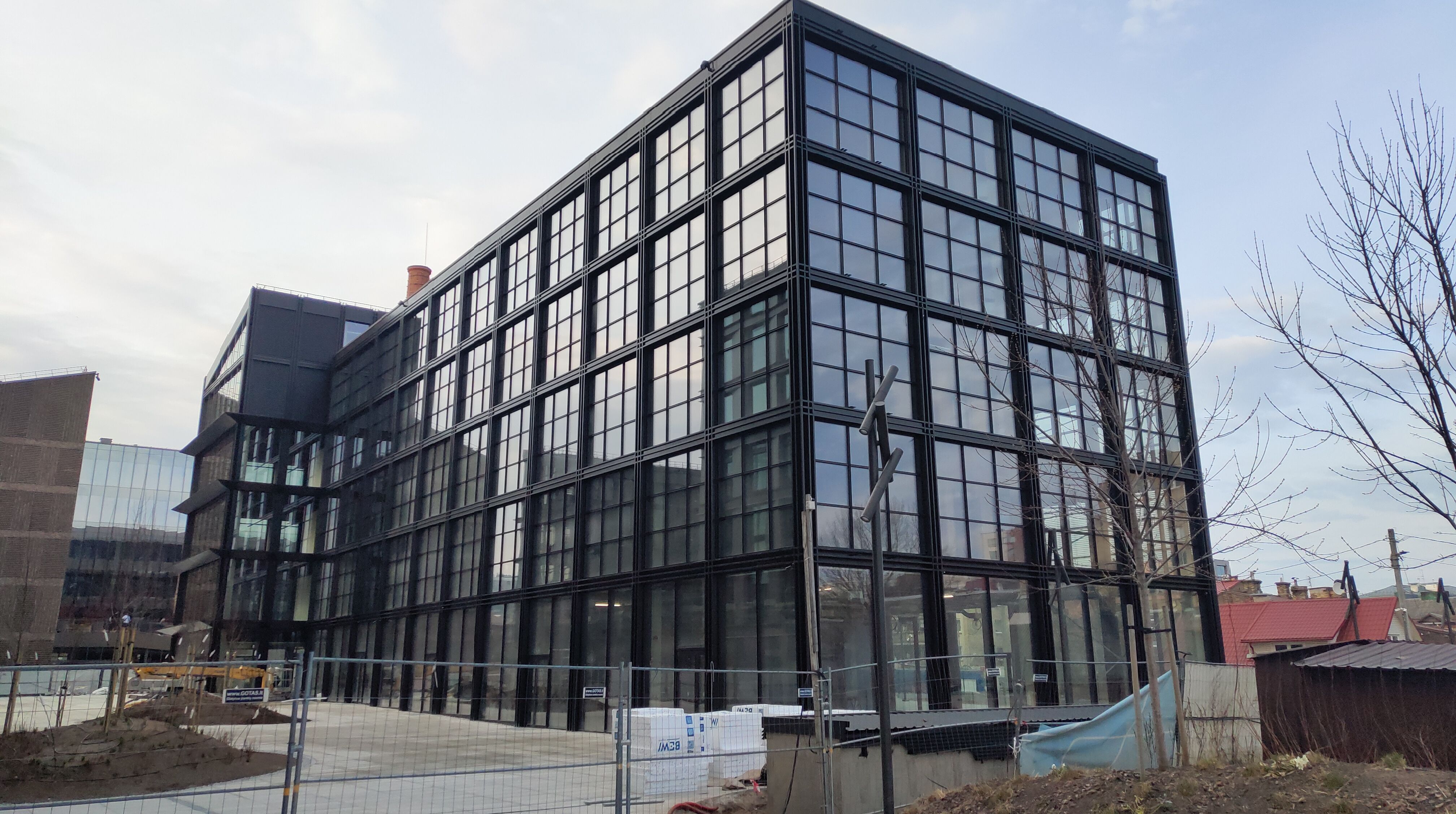 Click image for larger version

Name:	P60330-184445.jpg
Views:	543
Size:	1,21 MB
ID:	2249438