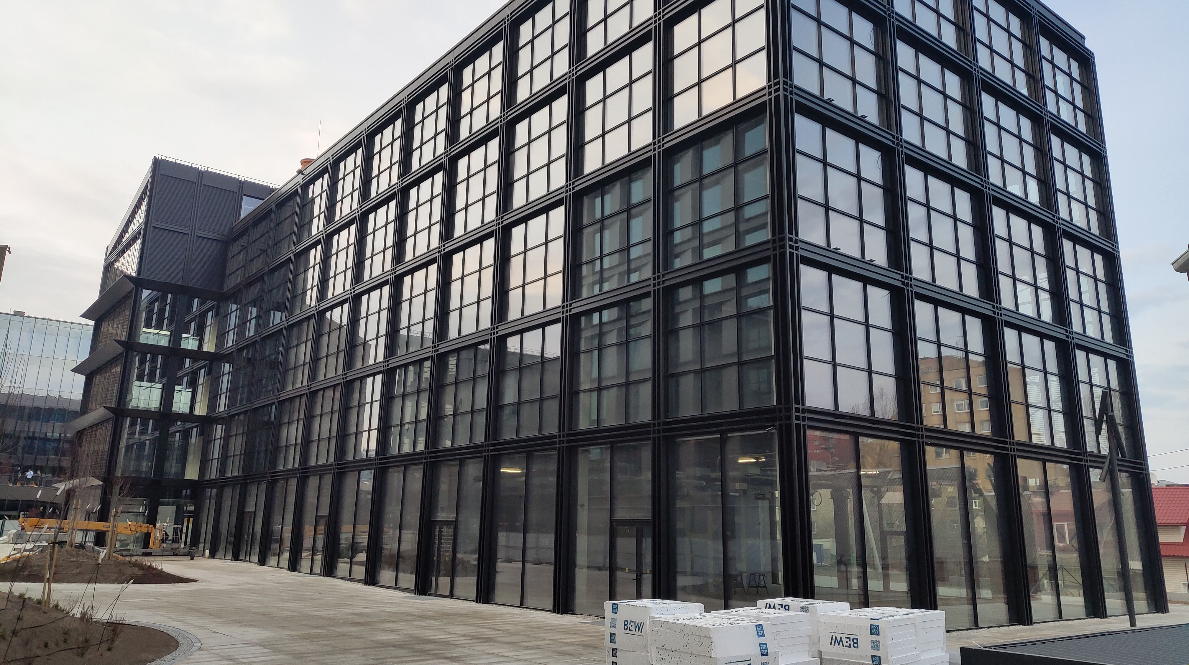 Click image for larger version

Name:	P60330-184435.jpg
Views:	542
Size:	1,33 MB
ID:	2249441