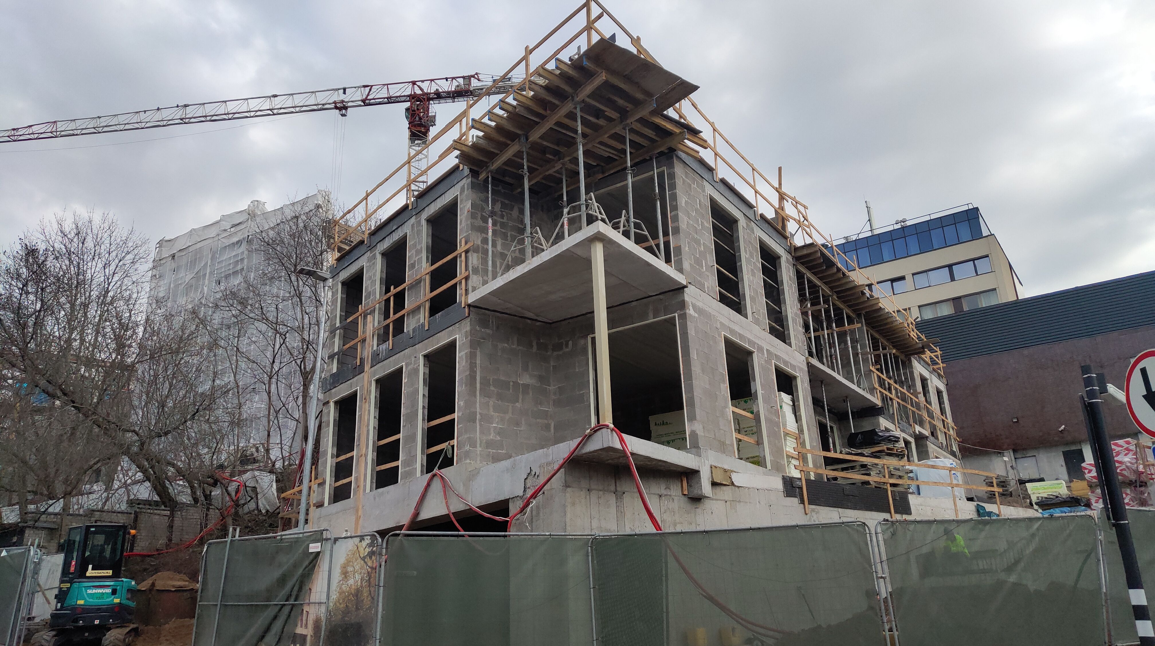 Click image for larger version

Name:	P60330-170532.jpg
Views:	401
Size:	1,30 MB
ID:	2249448