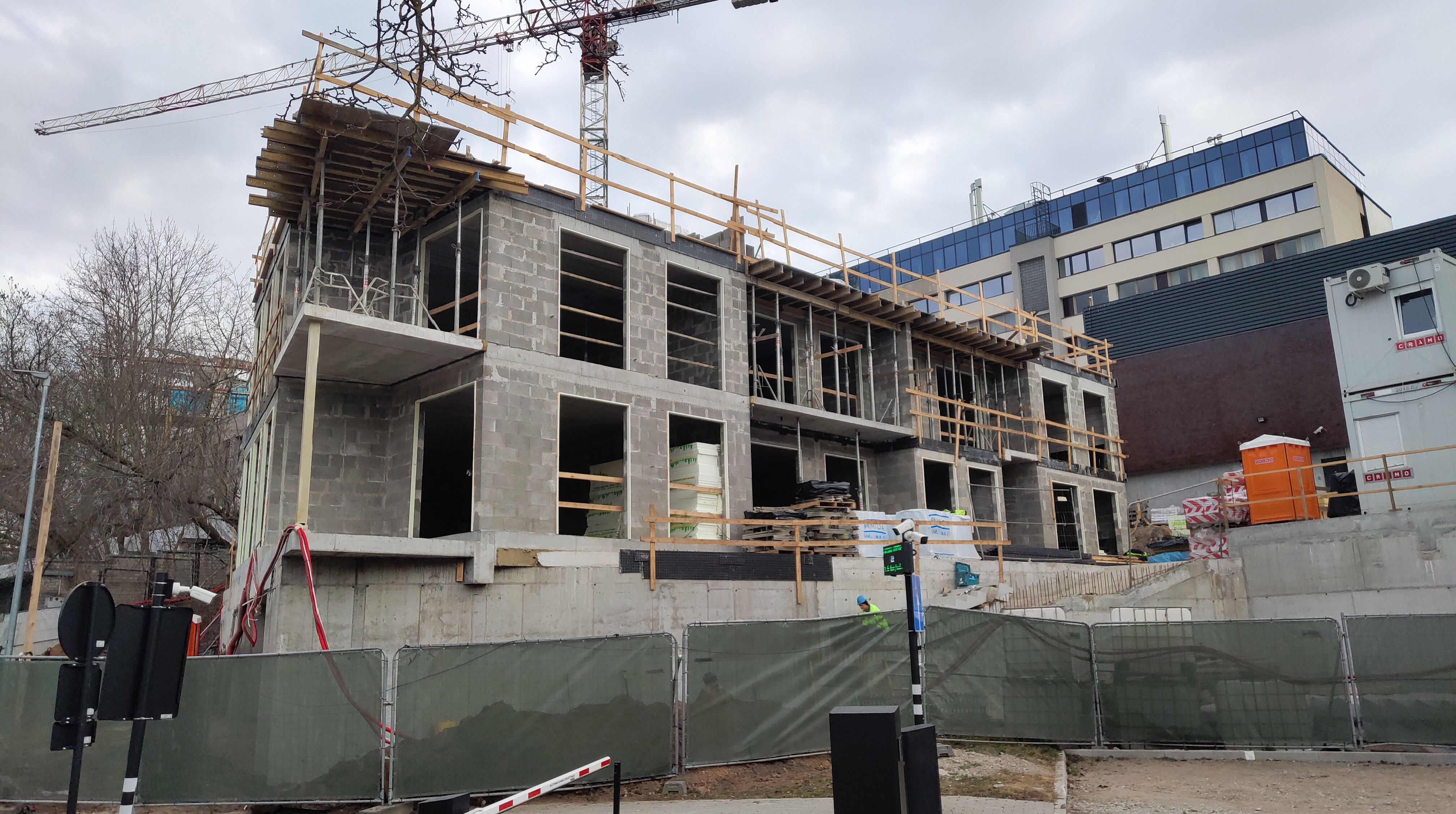 Click image for larger version

Name:	P60330-170517.jpg
Views:	401
Size:	1,25 MB
ID:	2249449