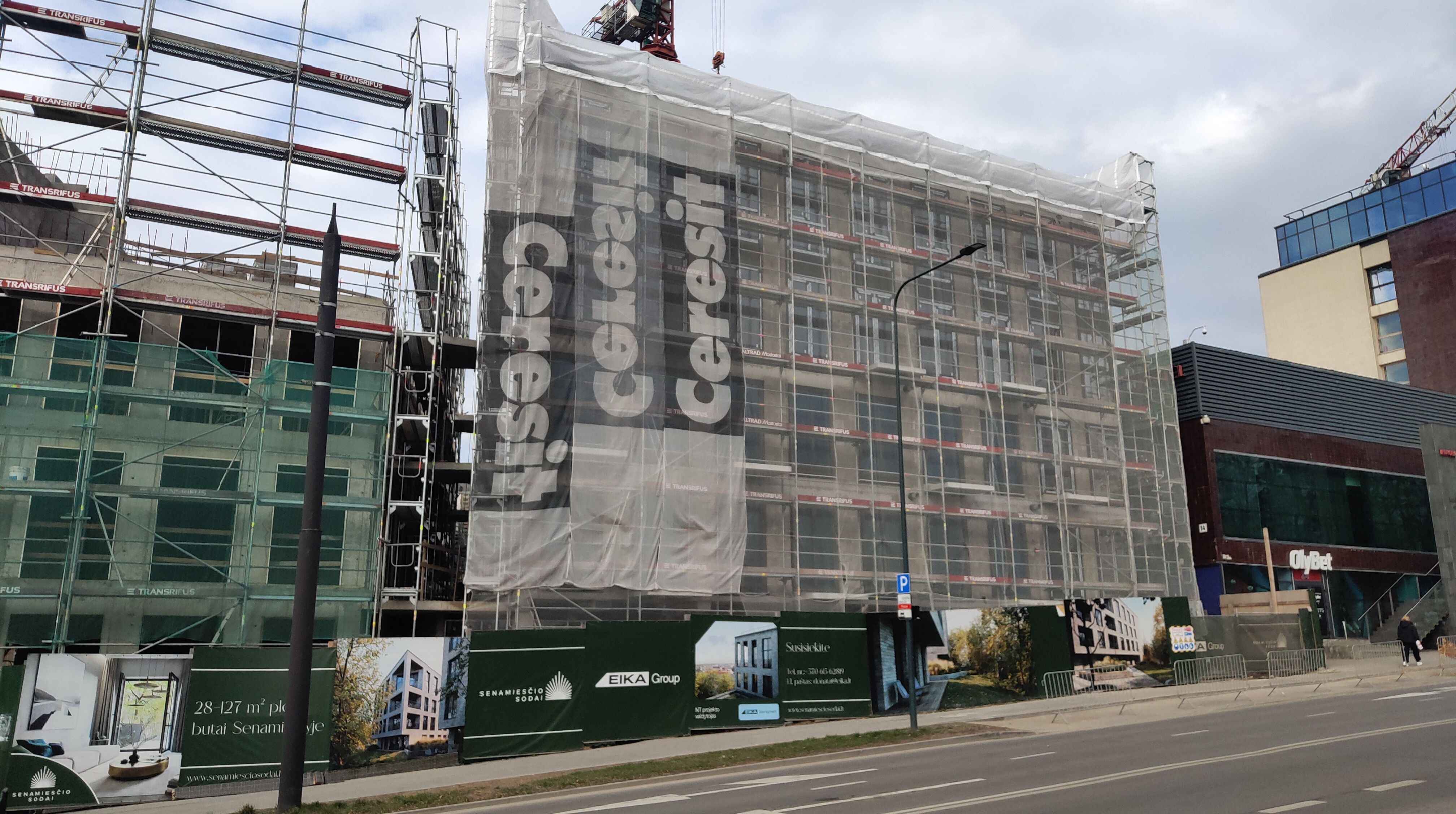 Click image for larger version

Name:	P60330-165614.jpg
Views:	405
Size:	1,27 MB
ID:	2249450