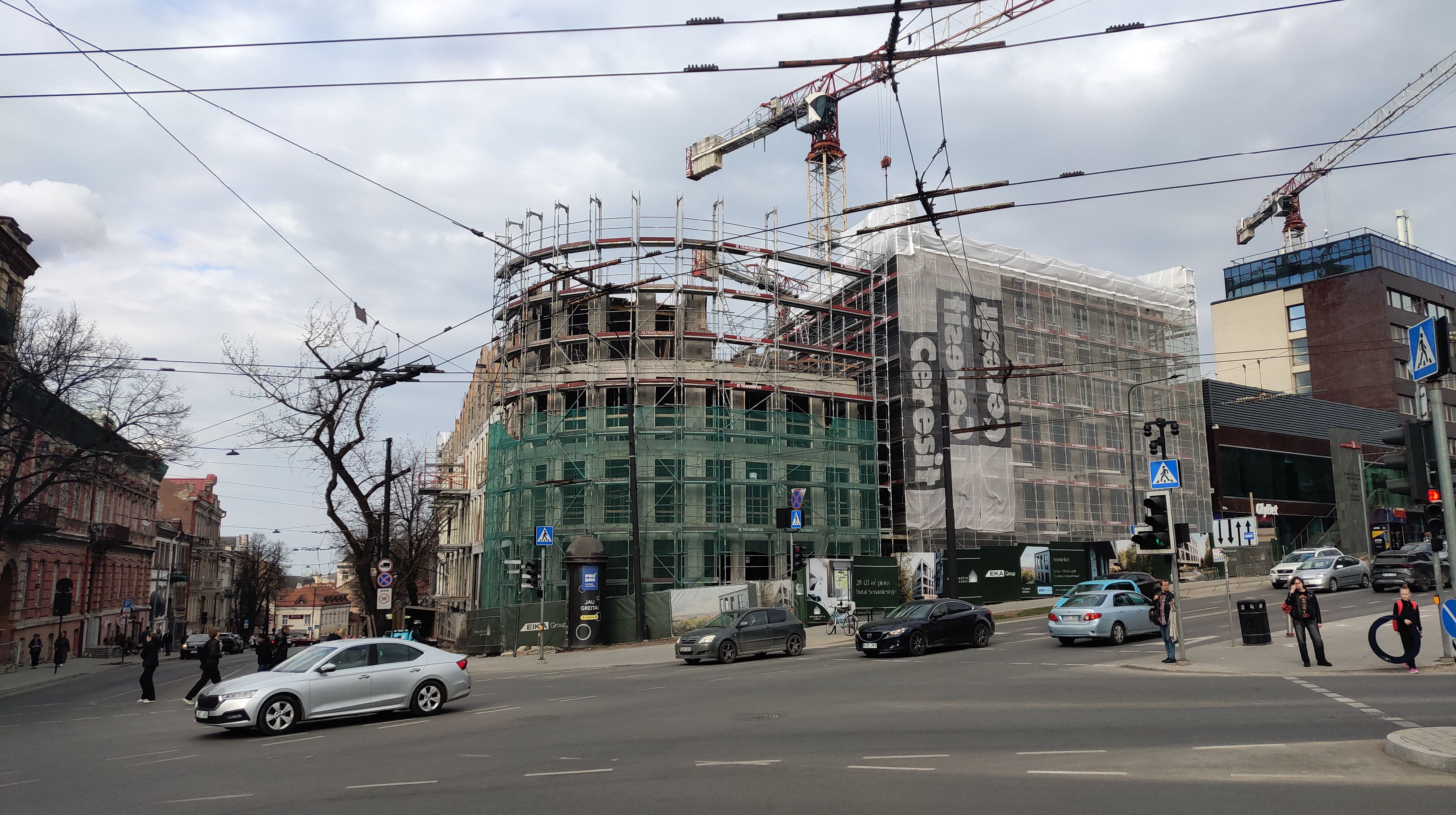 Click image for larger version

Name:	P60330-165536.jpg
Views:	406
Size:	1,46 MB
ID:	2249452