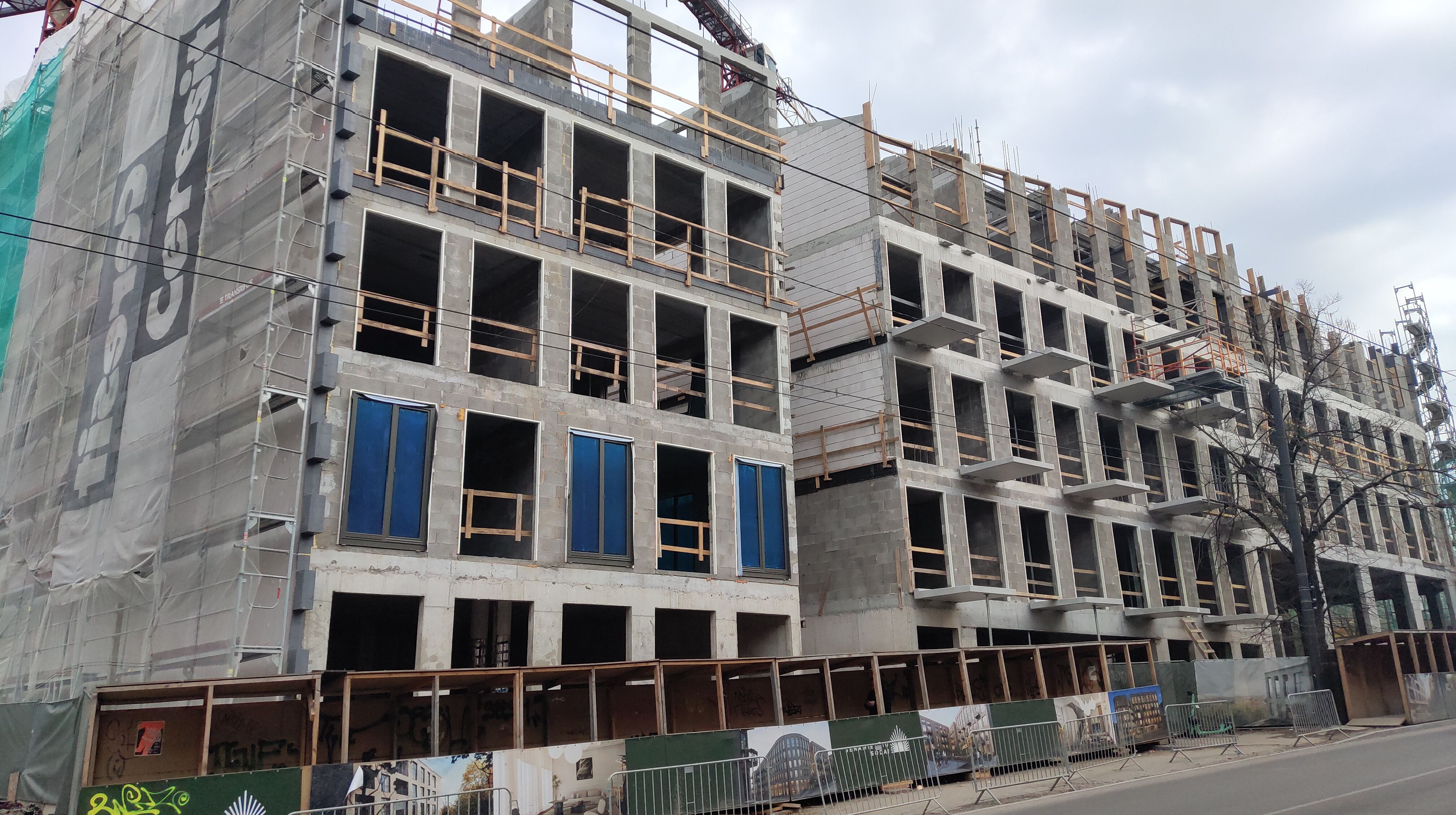 Click image for larger version

Name:	P60330-170850.jpg
Views:	401
Size:	1,36 MB
ID:	2249454