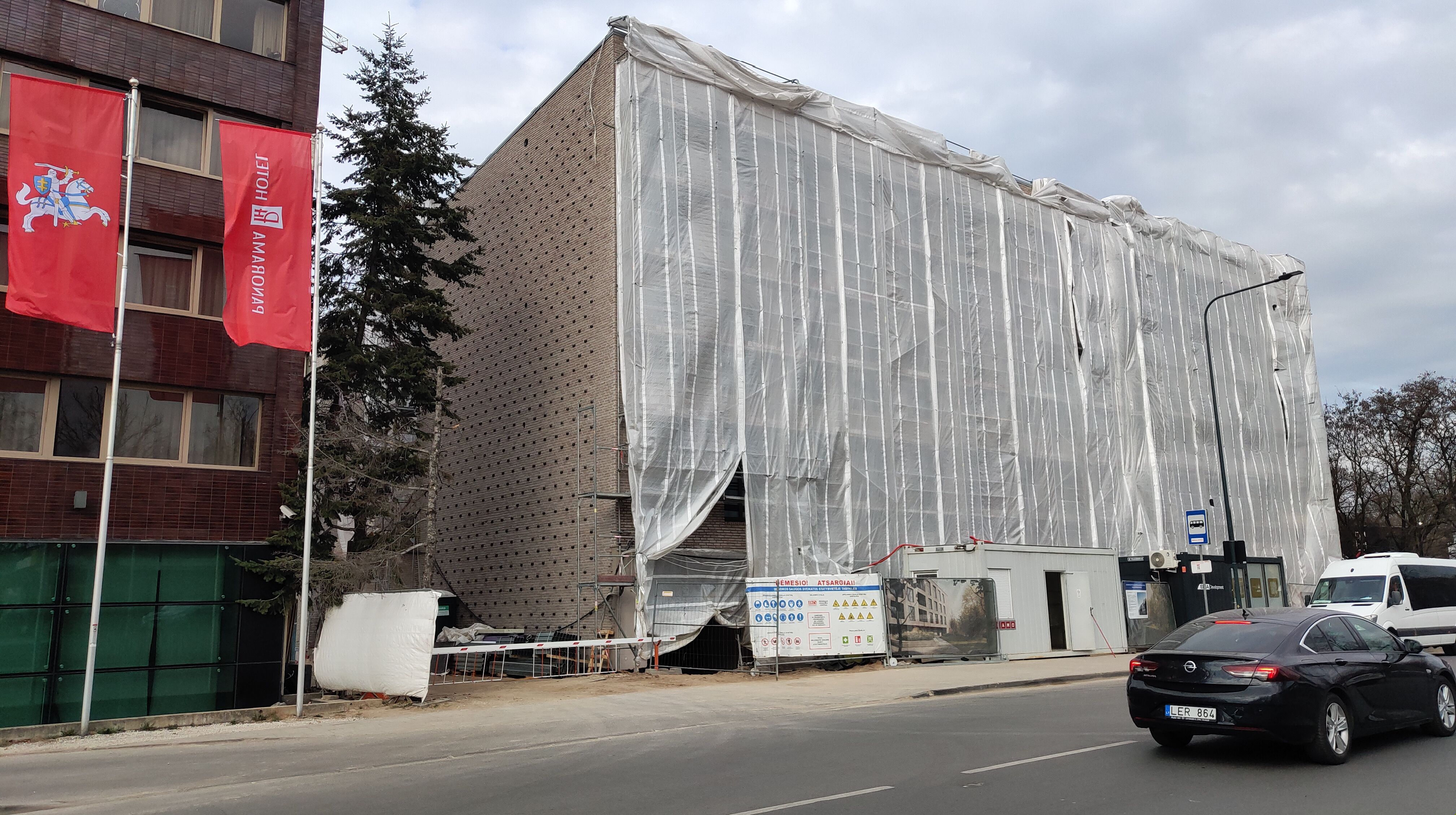 Click image for larger version

Name:	P60330-165813.jpg
Views:	405
Size:	1,47 MB
ID:	2249453