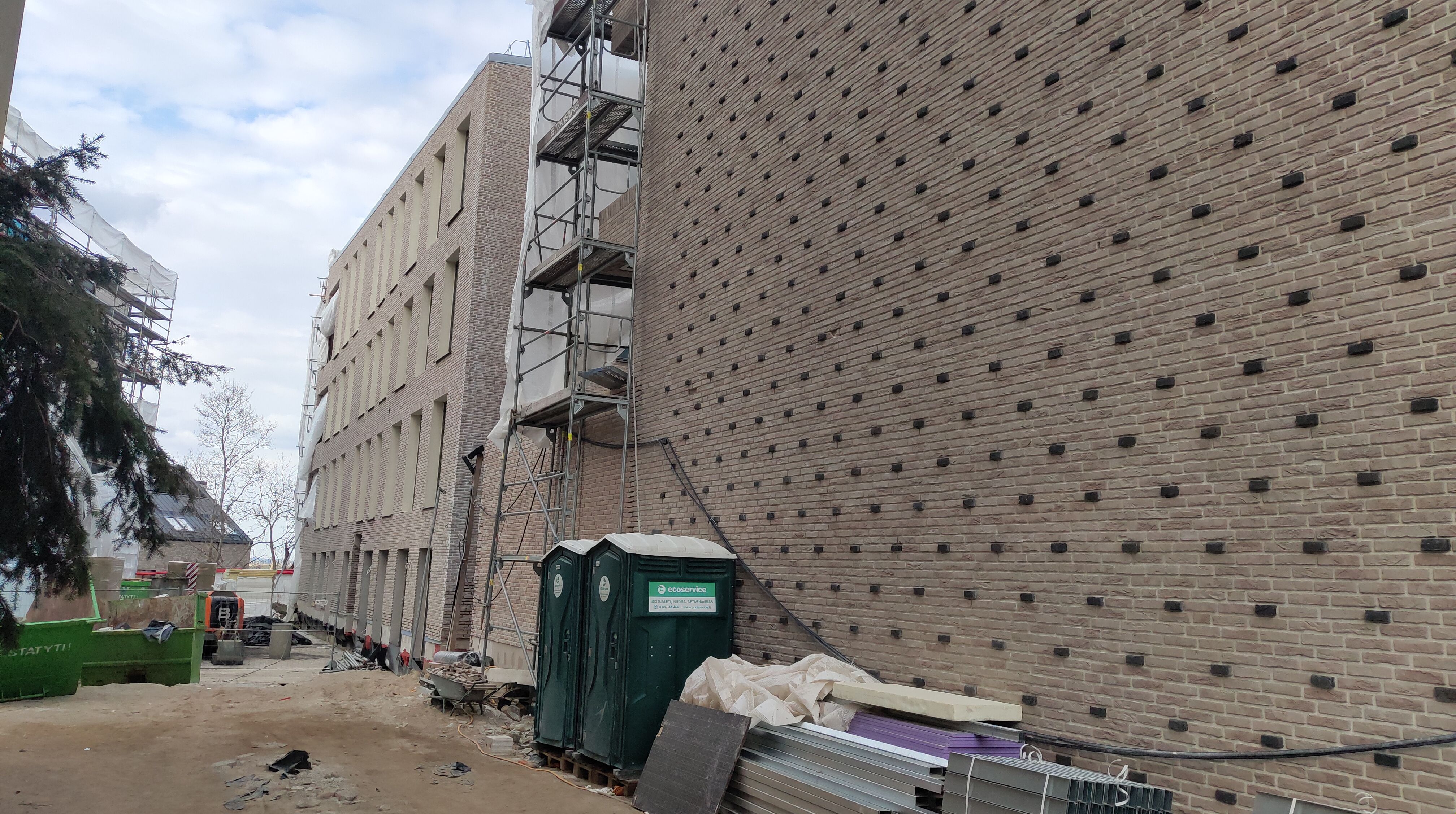 Click image for larger version

Name:	P60330-170135.jpg
Views:	397
Size:	1,62 MB
ID:	2249460