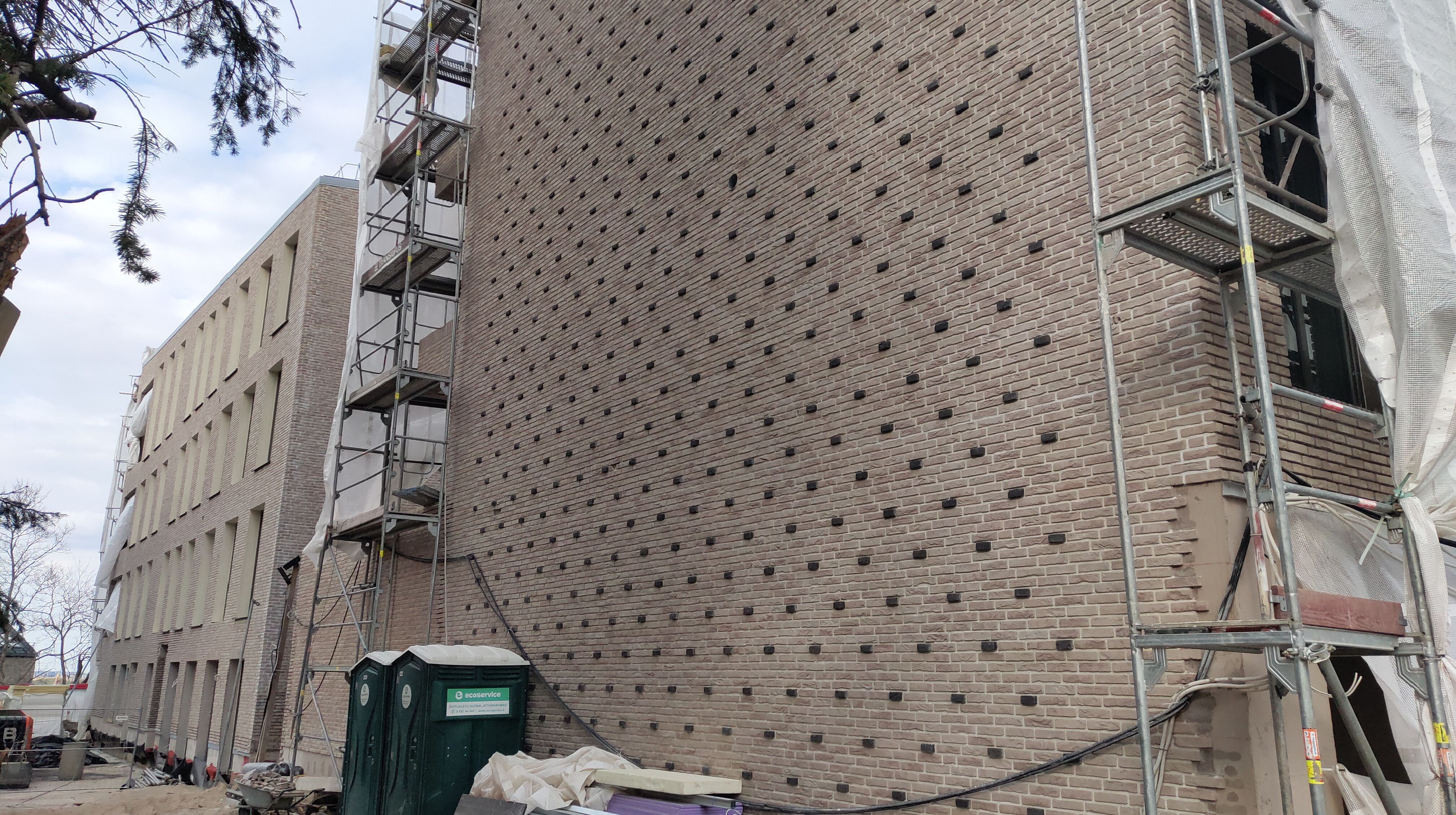 Click image for larger version

Name:	P60330-170126.jpg
Views:	397
Size:	1,86 MB
ID:	2249463