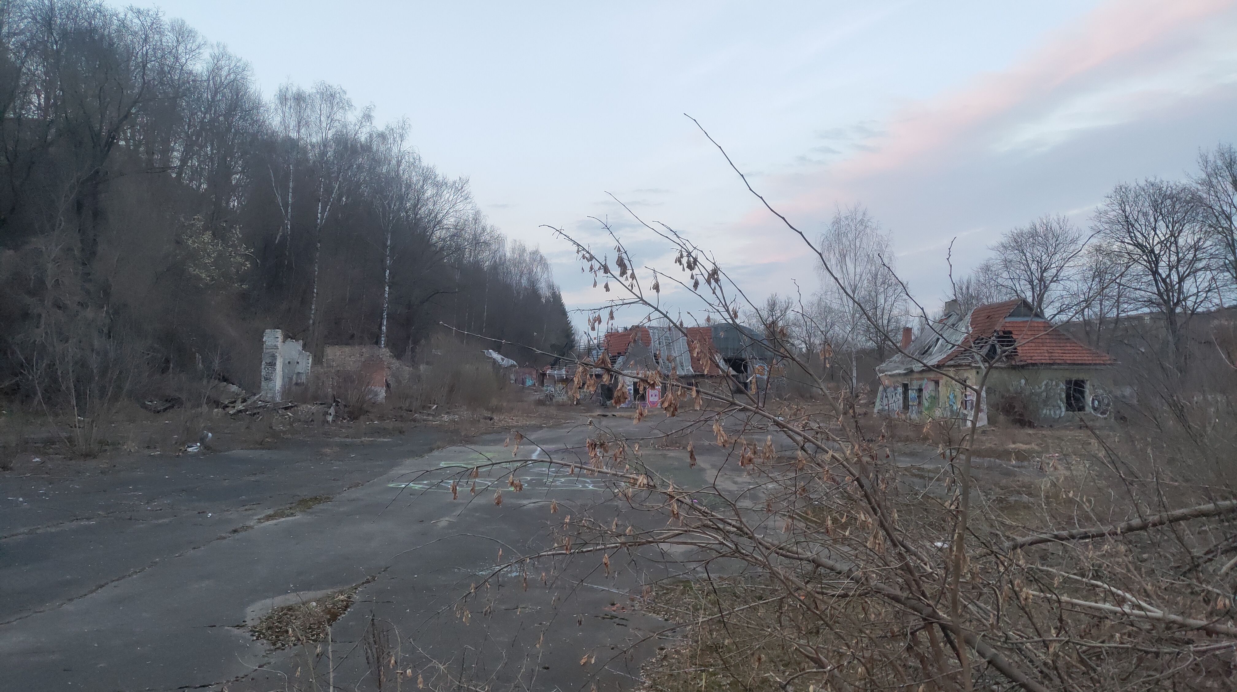 Click image for larger version

Name:	P60329-194502.jpg
Views:	273
Size:	1,25 MB
ID:	2249640