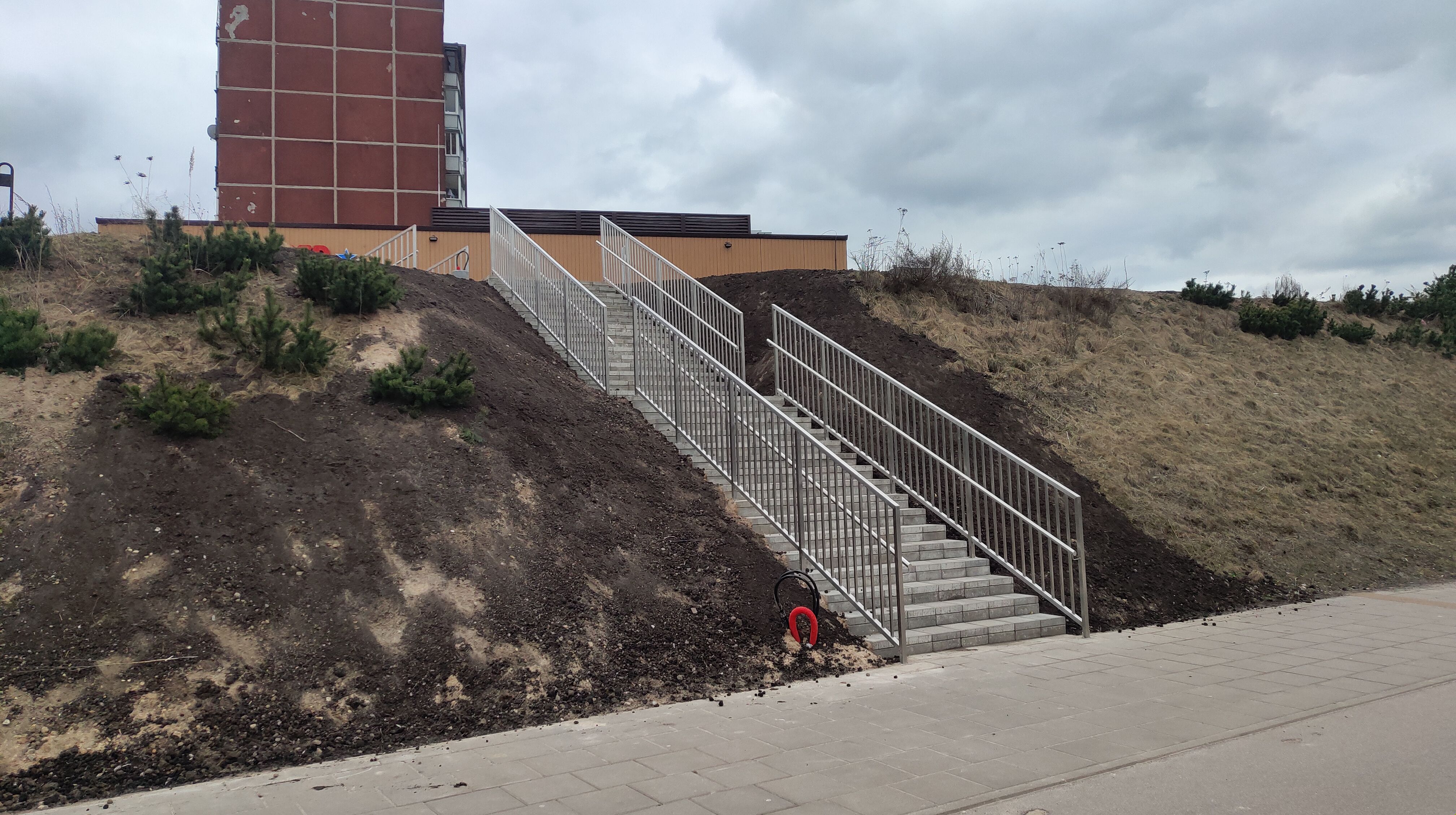 Click image for larger version

Name:	P60409-171848.jpg
Views:	0
Size:	1,46 MB
ID:	2250475