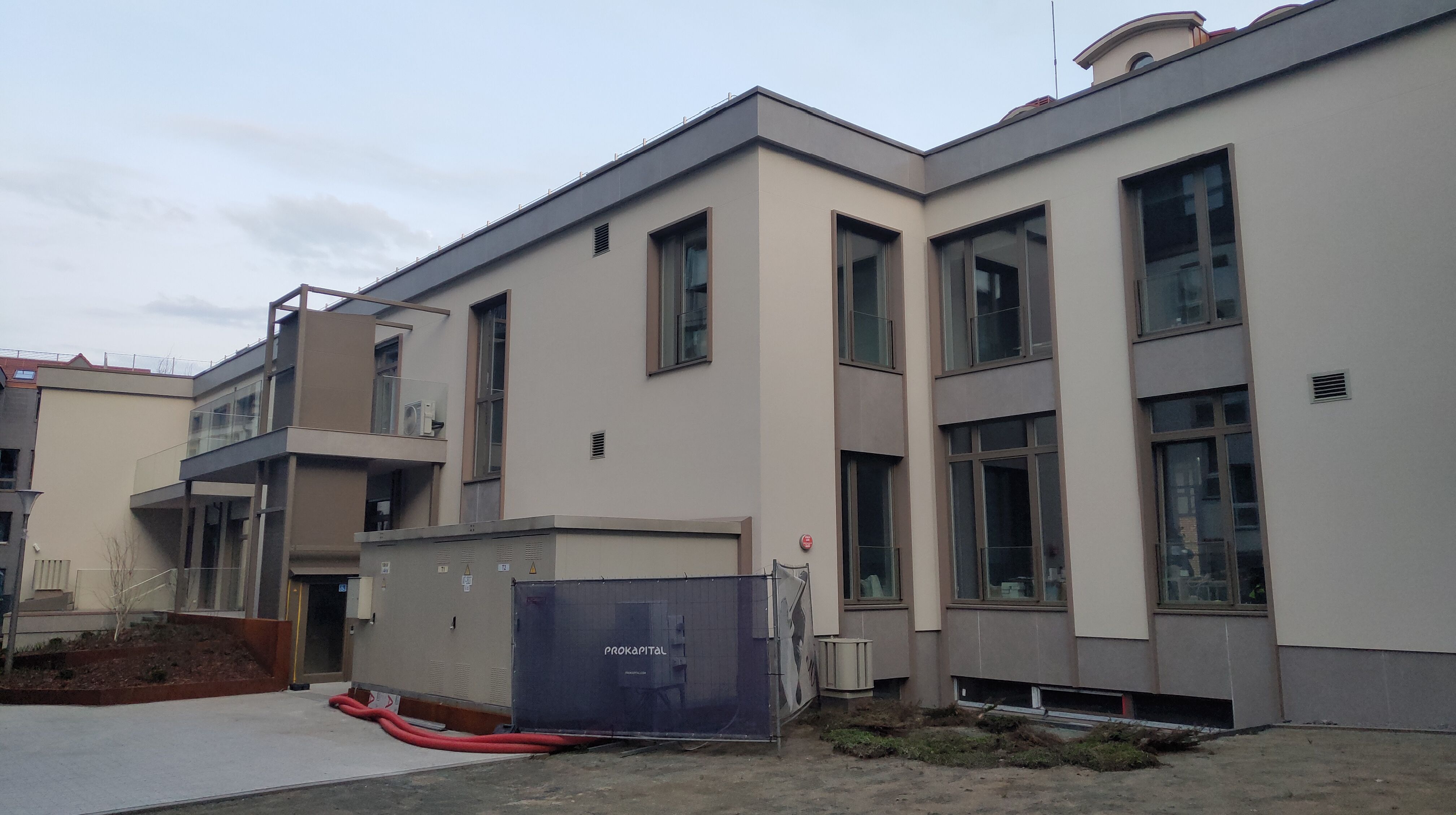 Click image for larger version

Name:	P60330-190508.jpg
Views:	765
Size:	789,5 kB
ID:	2250543