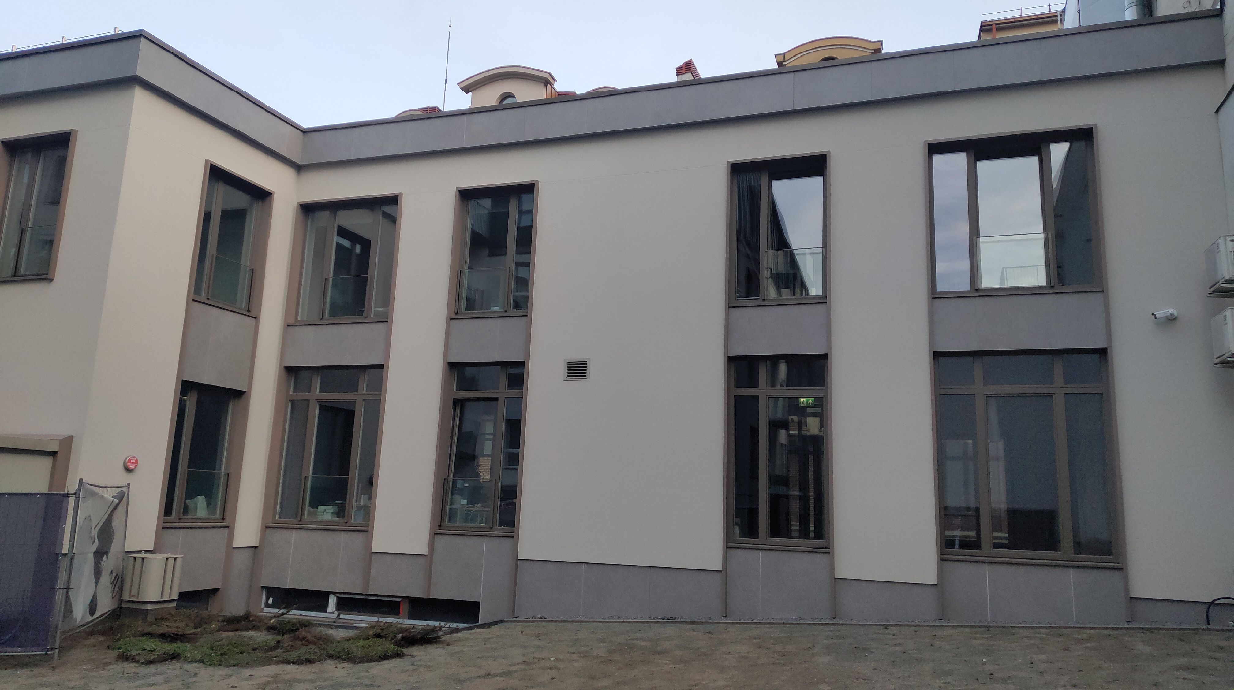 Click image for larger version

Name:	P60330-190511.jpg
Views:	766
Size:	821,8 kB
ID:	2250544