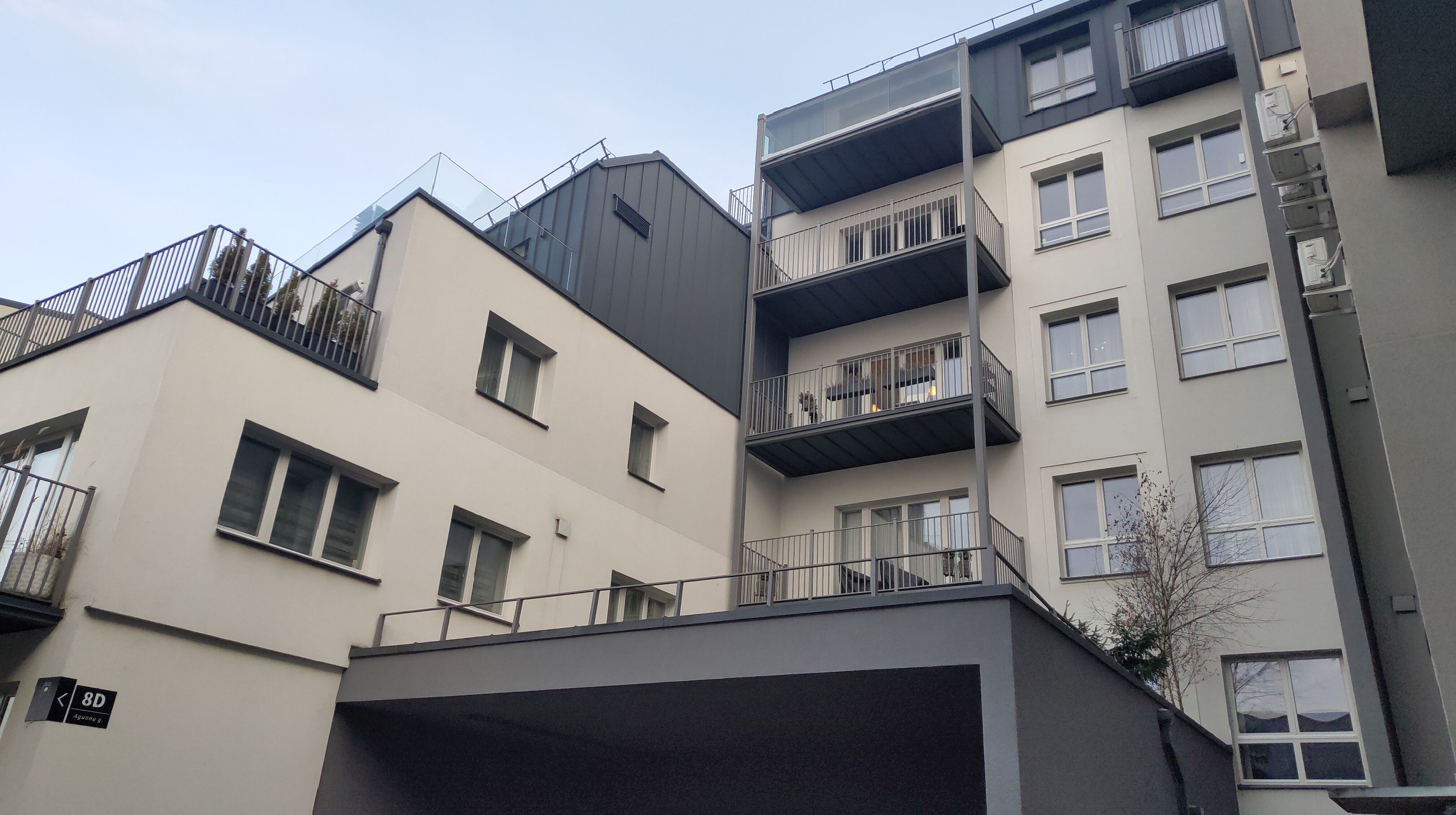 Click image for larger version

Name:	P60330-190158.jpg
Views:	759
Size:	952,2 kB
ID:	2250545