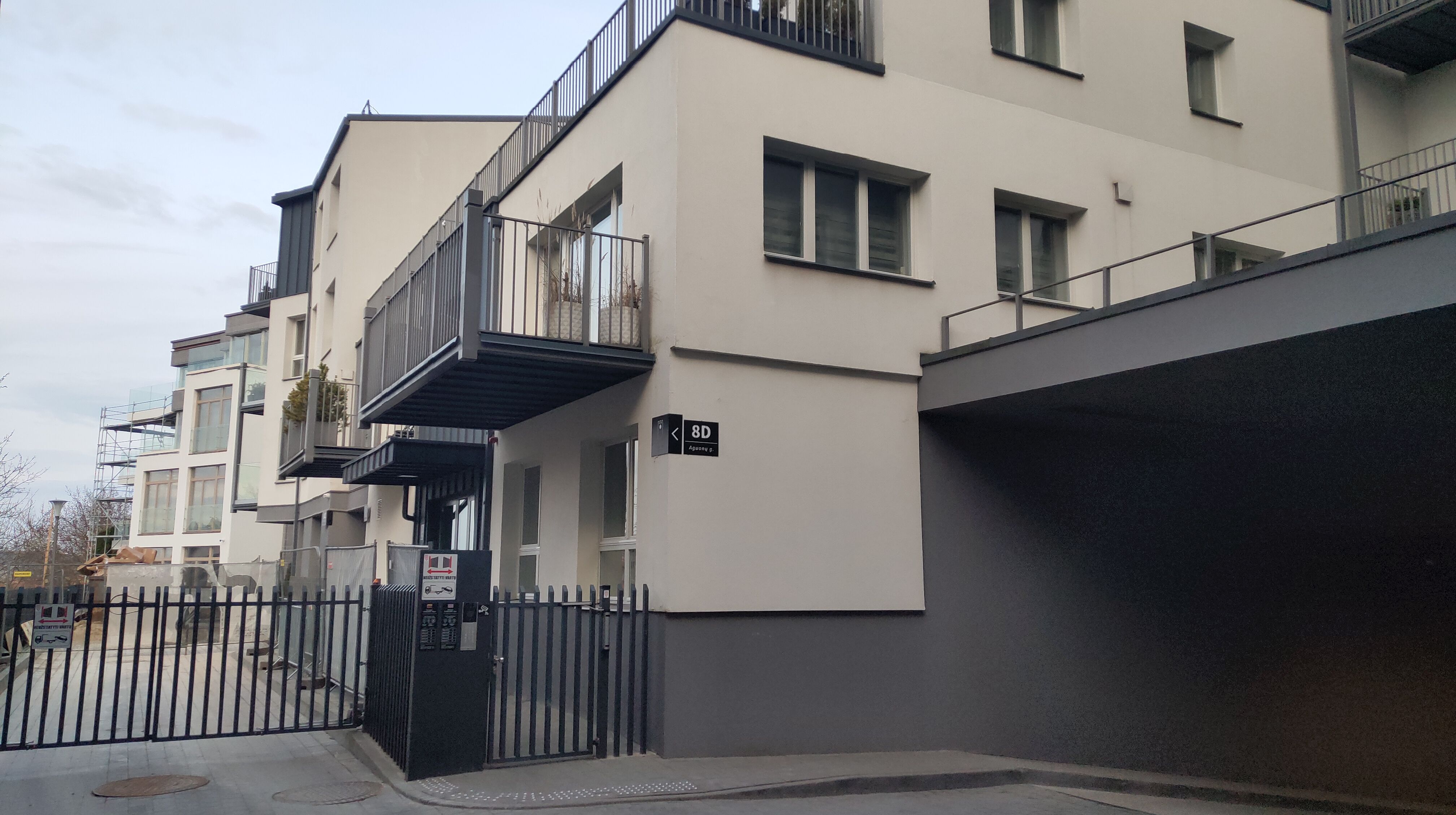 Click image for larger version

Name:	P60330-190203.jpg
Views:	760
Size:	968,3 kB
ID:	2250547