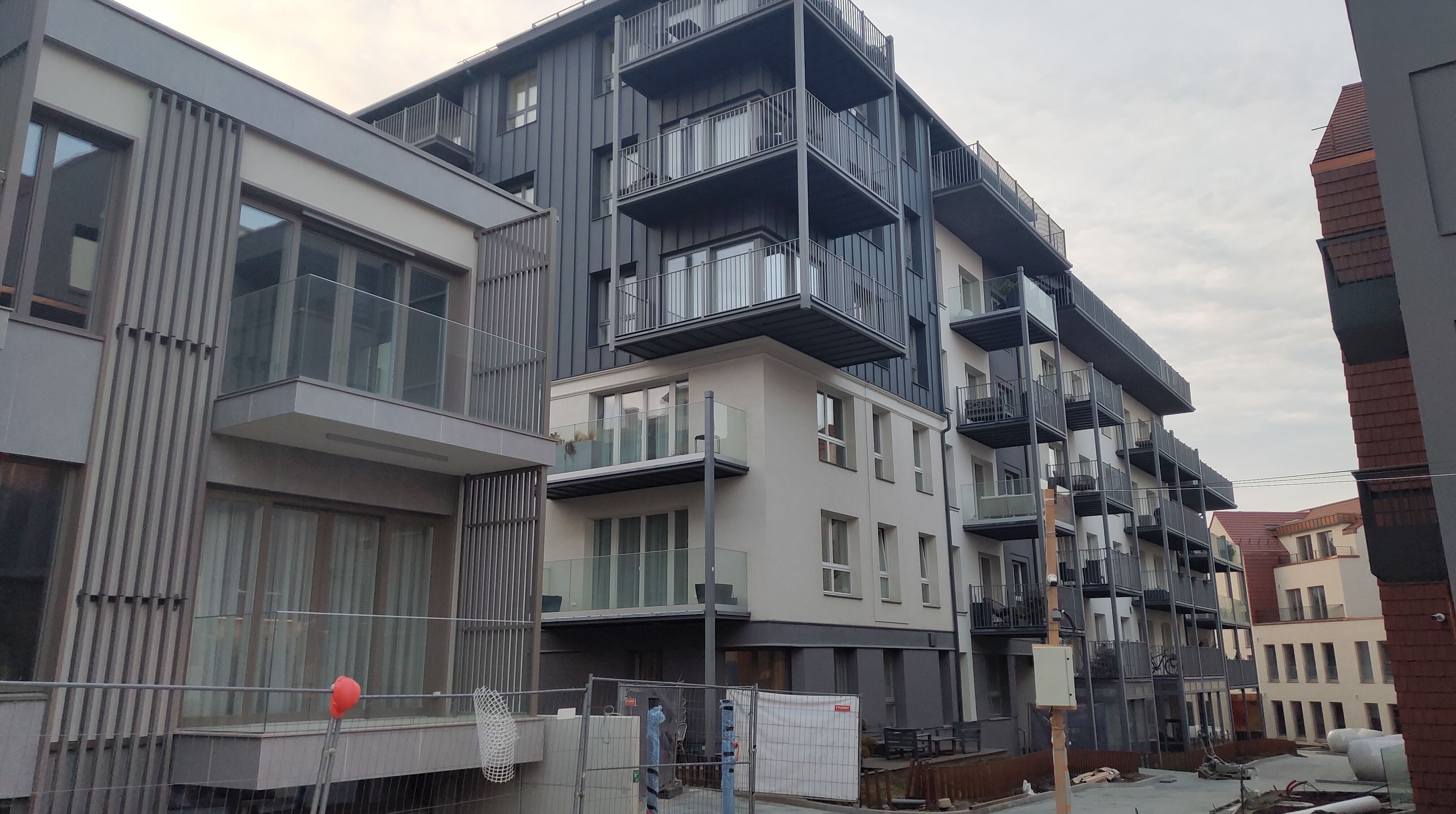 Click image for larger version

Name:	P60330-190907.jpg
Views:	761
Size:	1,19 MB
ID:	2250555