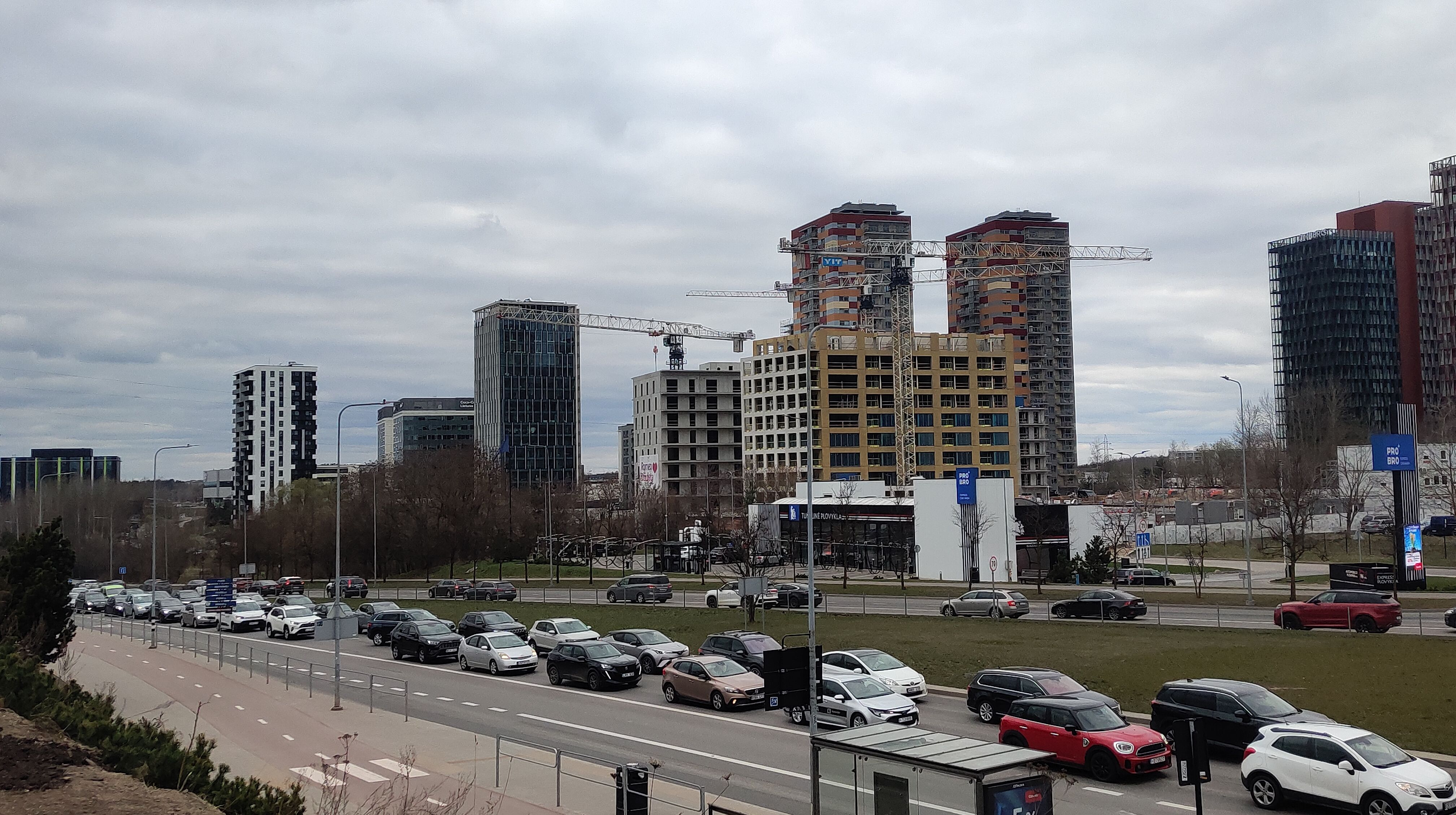 Click image for larger version

Name:	P60409-171916.jpg
Views:	445
Size:	1,30 MB
ID:	2250557