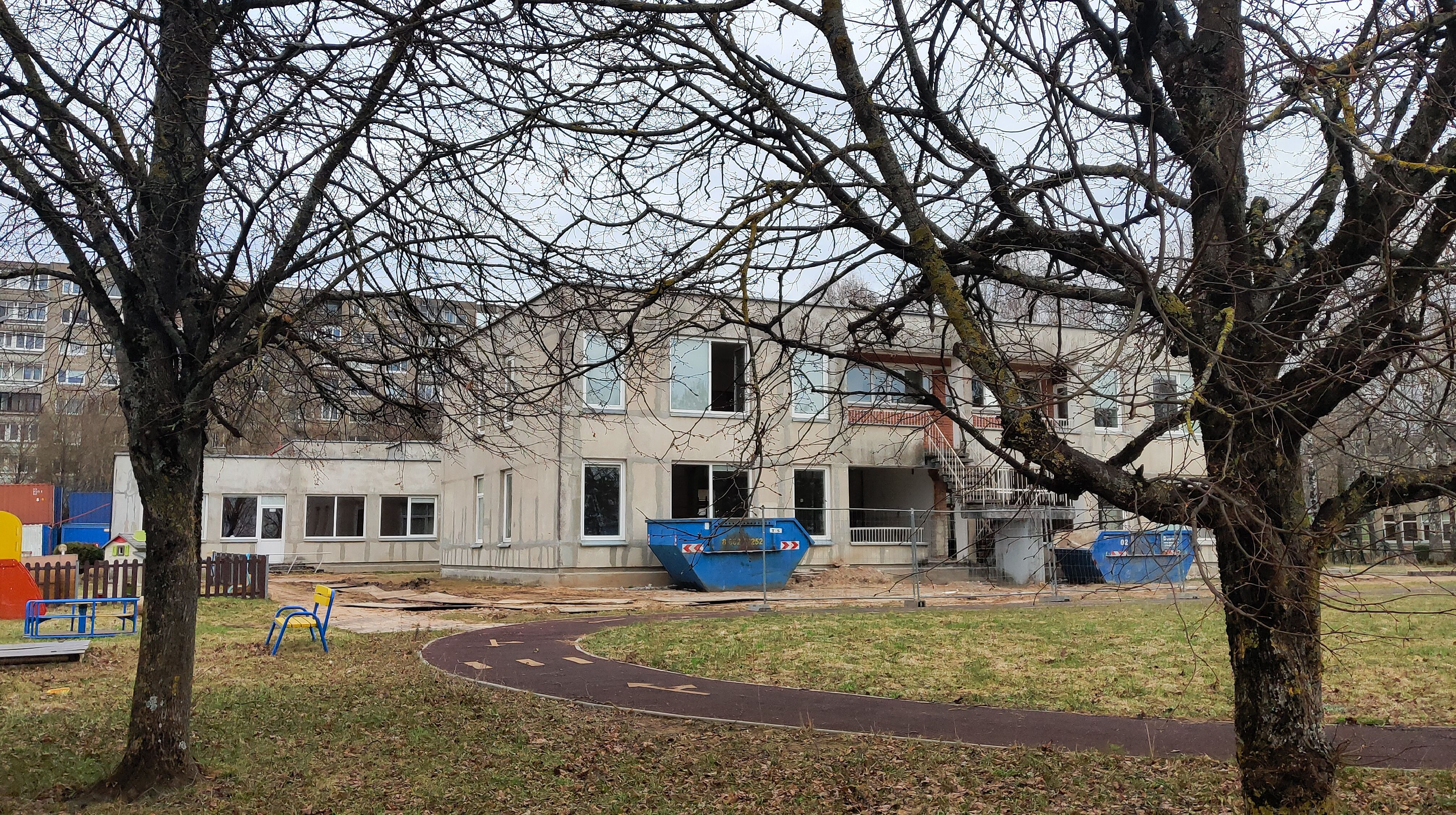 Click image for larger version

Name:	P60412-164001.jpg
Views:	221
Size:	2,57 MB
ID:	2251438