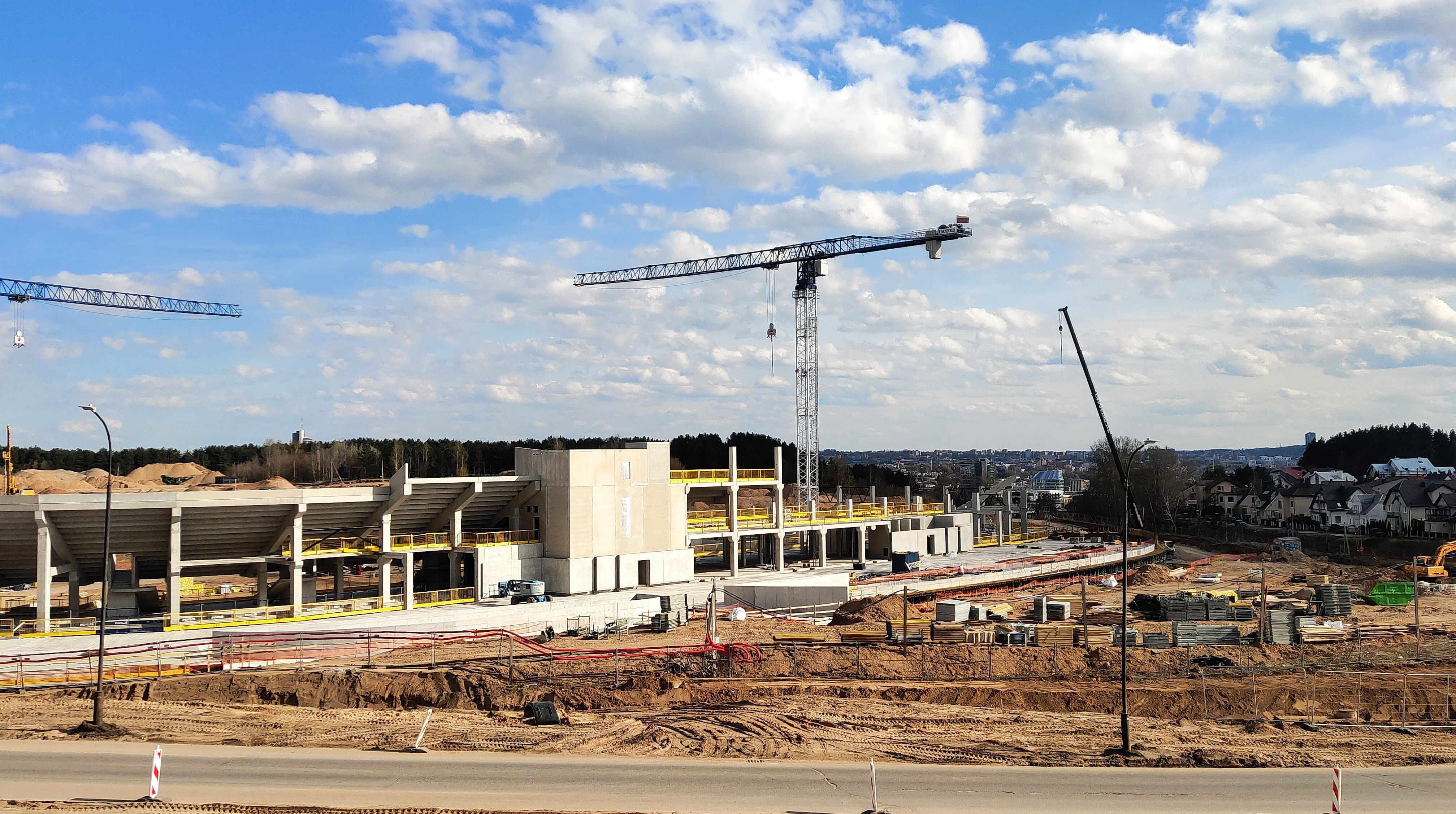 Click image for larger version

Name:	P60419-165358.jpg
Views:	271
Size:	1,57 MB
ID:	2251441